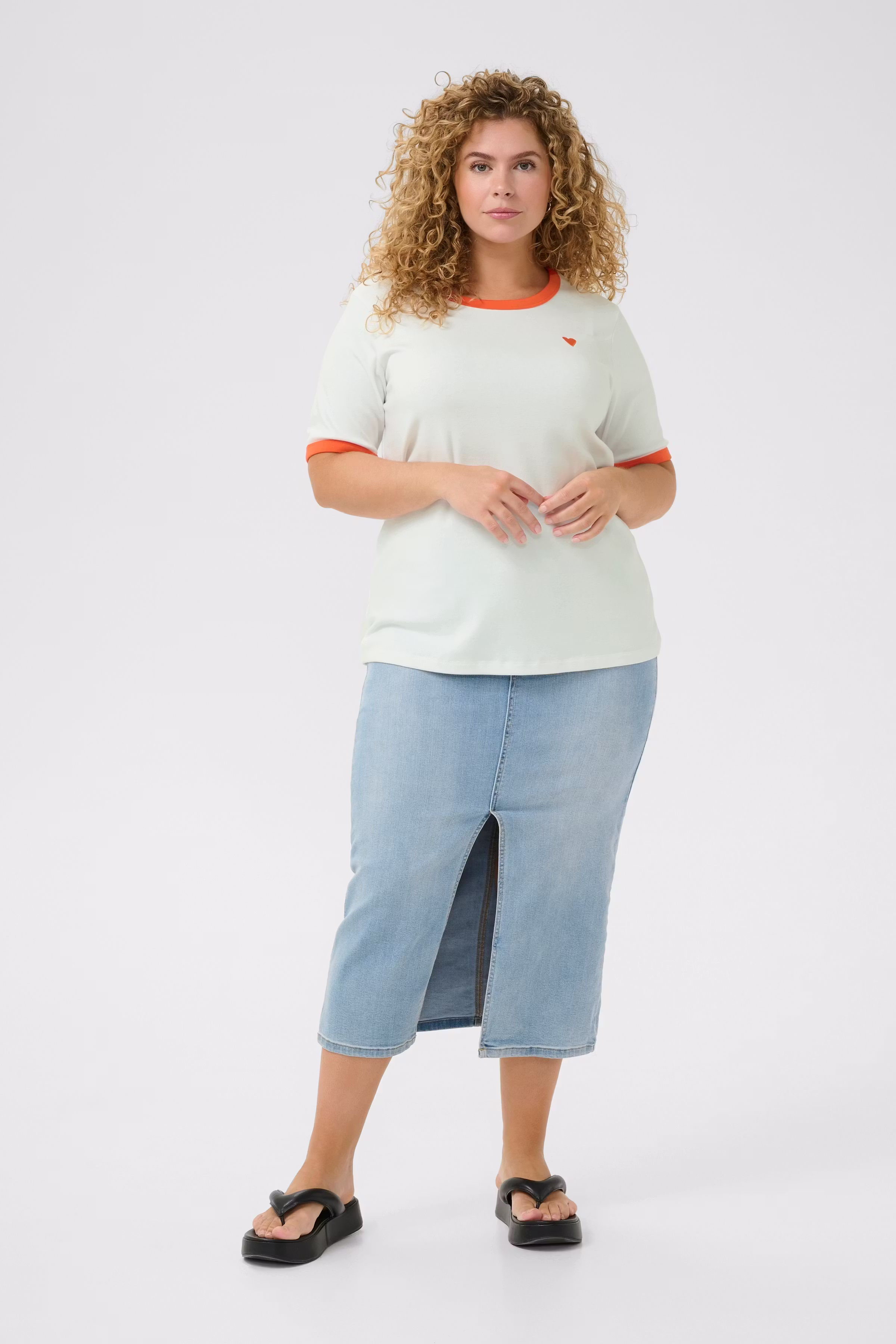 KCliana T-shirt LOOKBOOK FRONT 10583185-107498