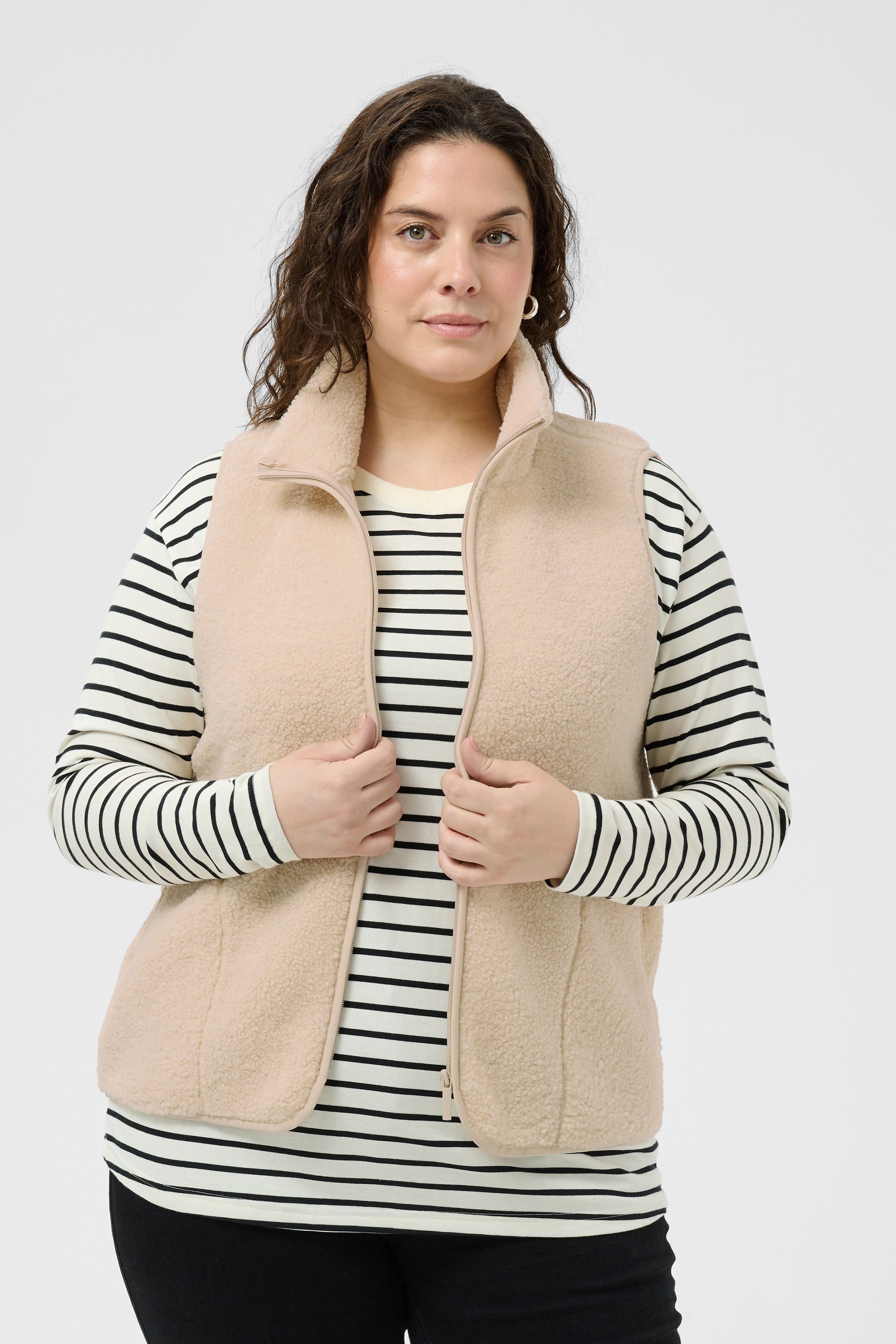 KCmally Väst LOOKBOOK FRONT 10584775-120601
