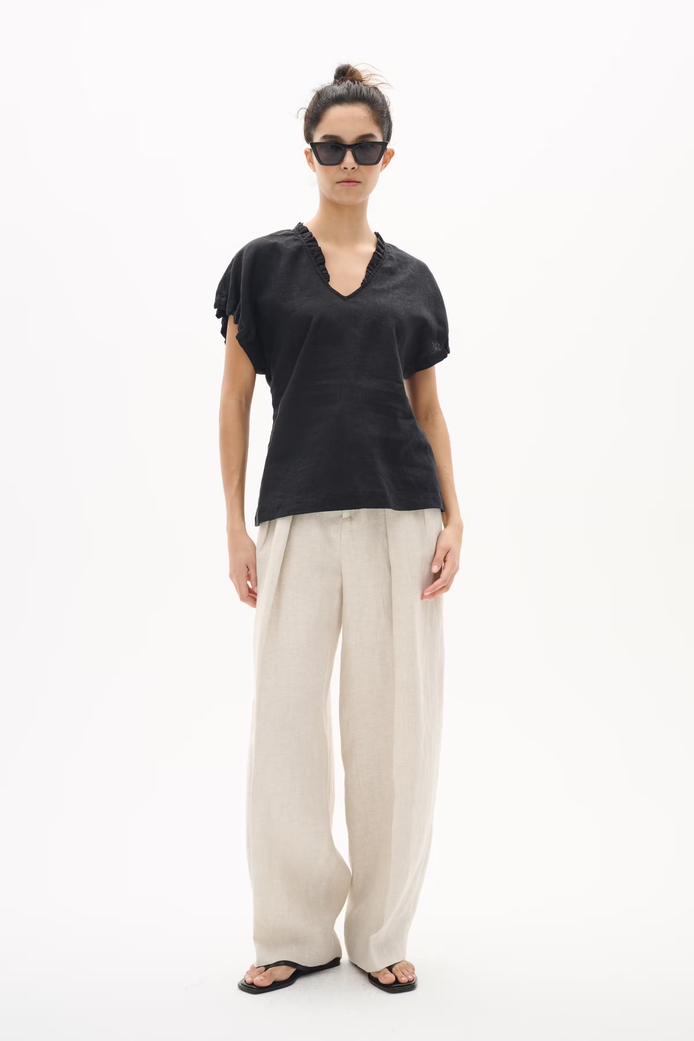 YaizaIW Linen Trousers LOOKBOOK FRONT 30110462-1304031