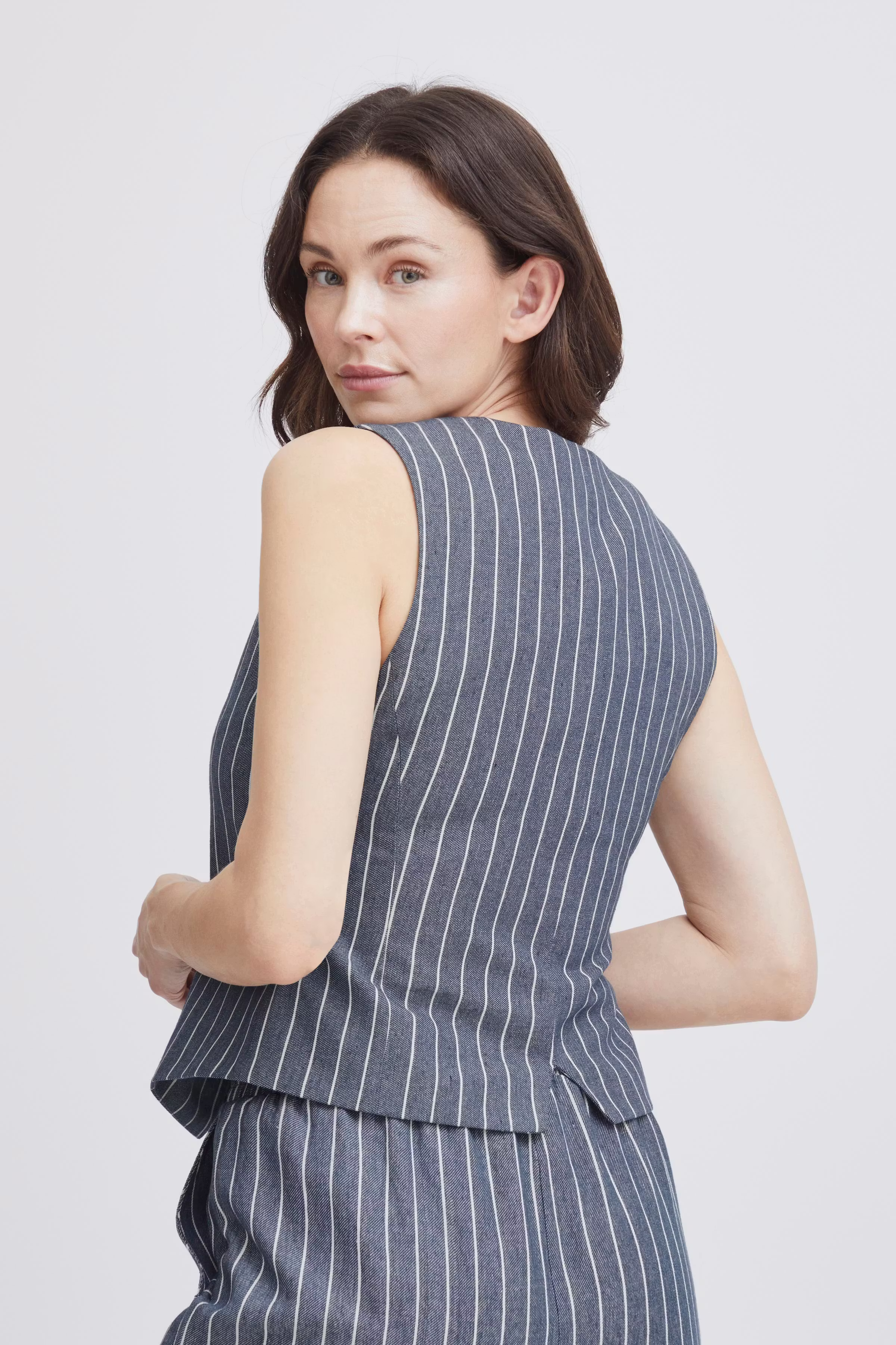 FXRIANNA Weste LOOKBOOK BACK 20615353-200119