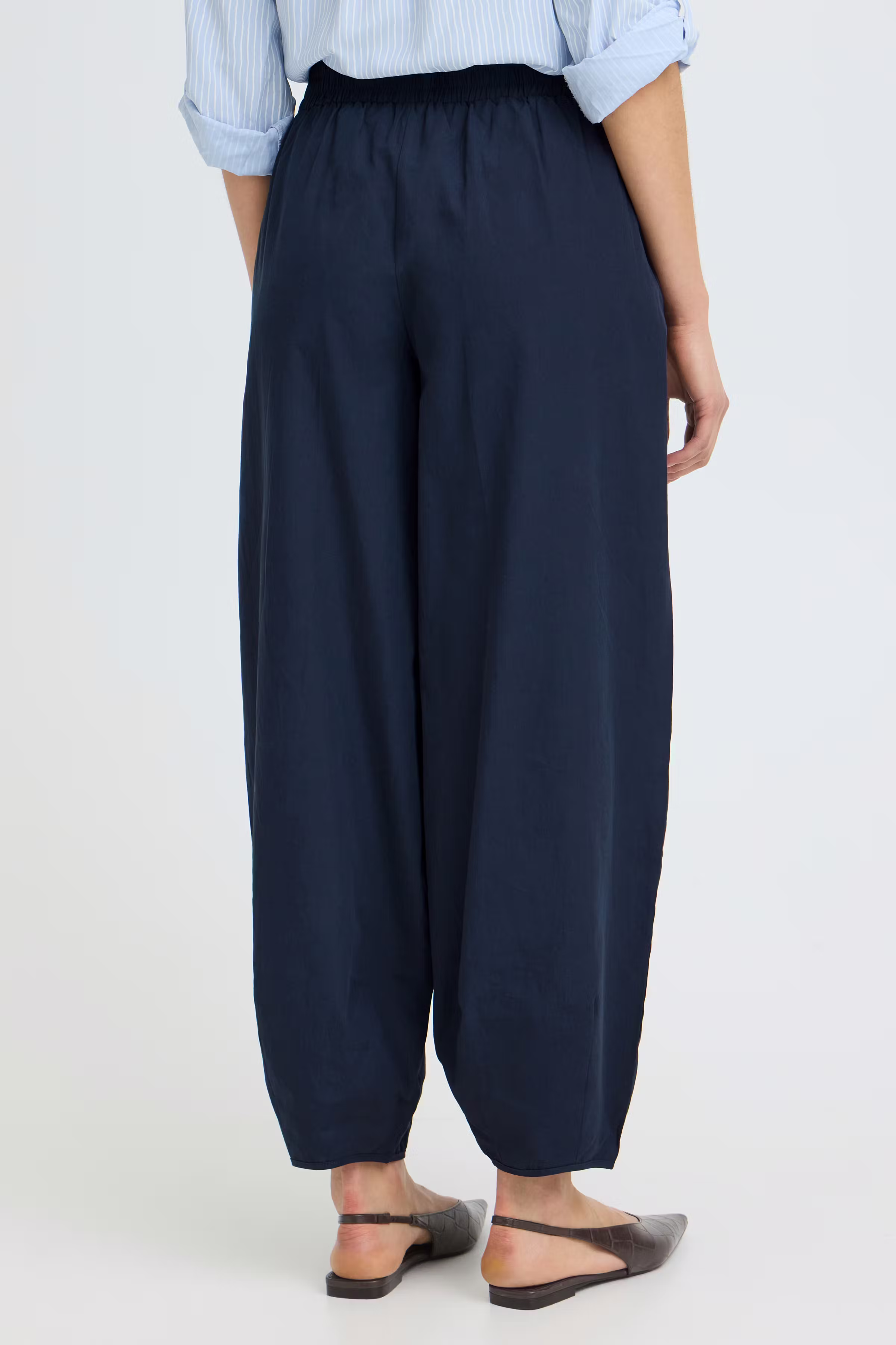 FRCARA Hose LOOKBOOK BACK 20618583-193923