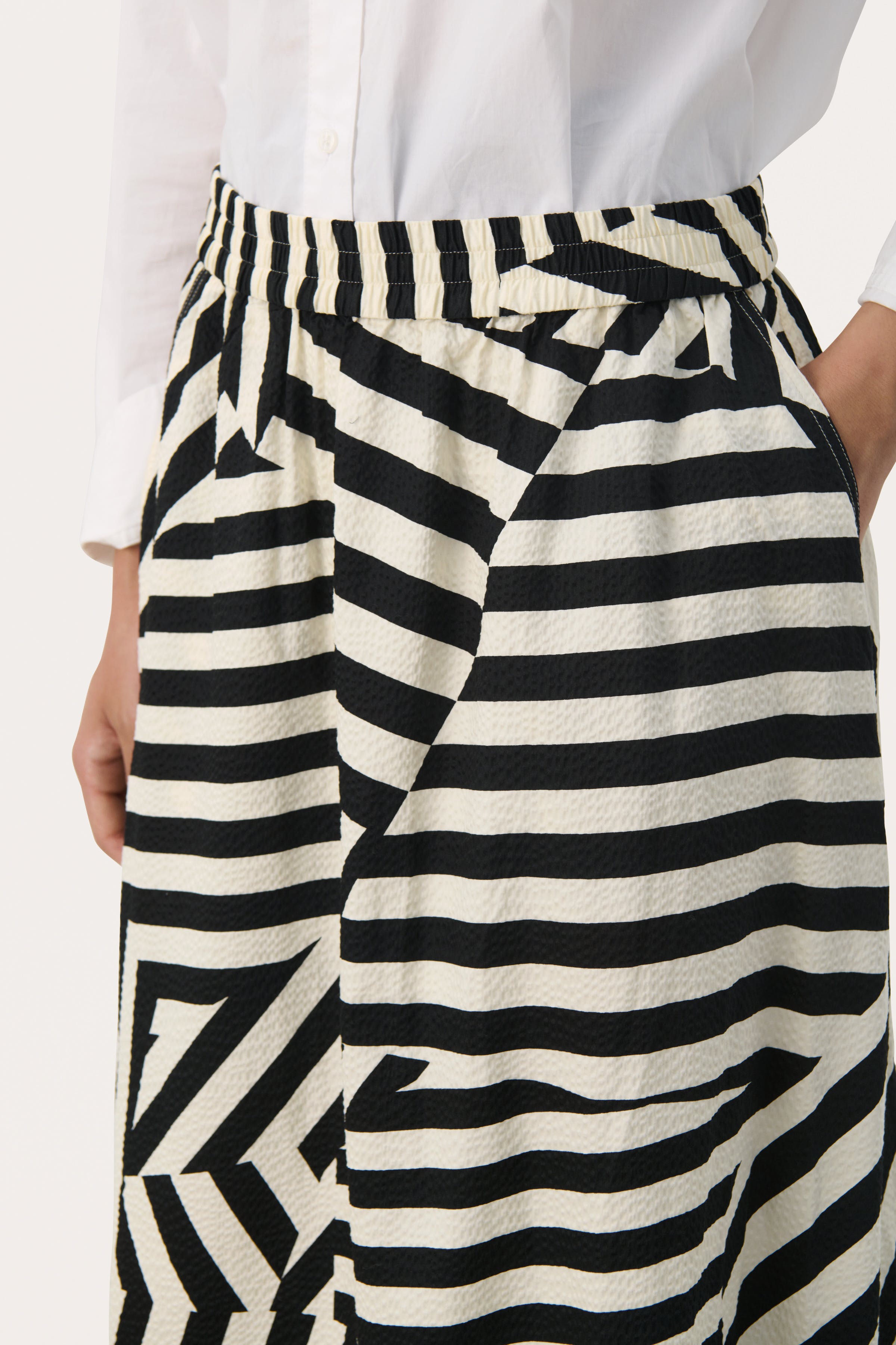 EmmelinePW Skirt LOOKBOOK DETAIL 30309594-302748