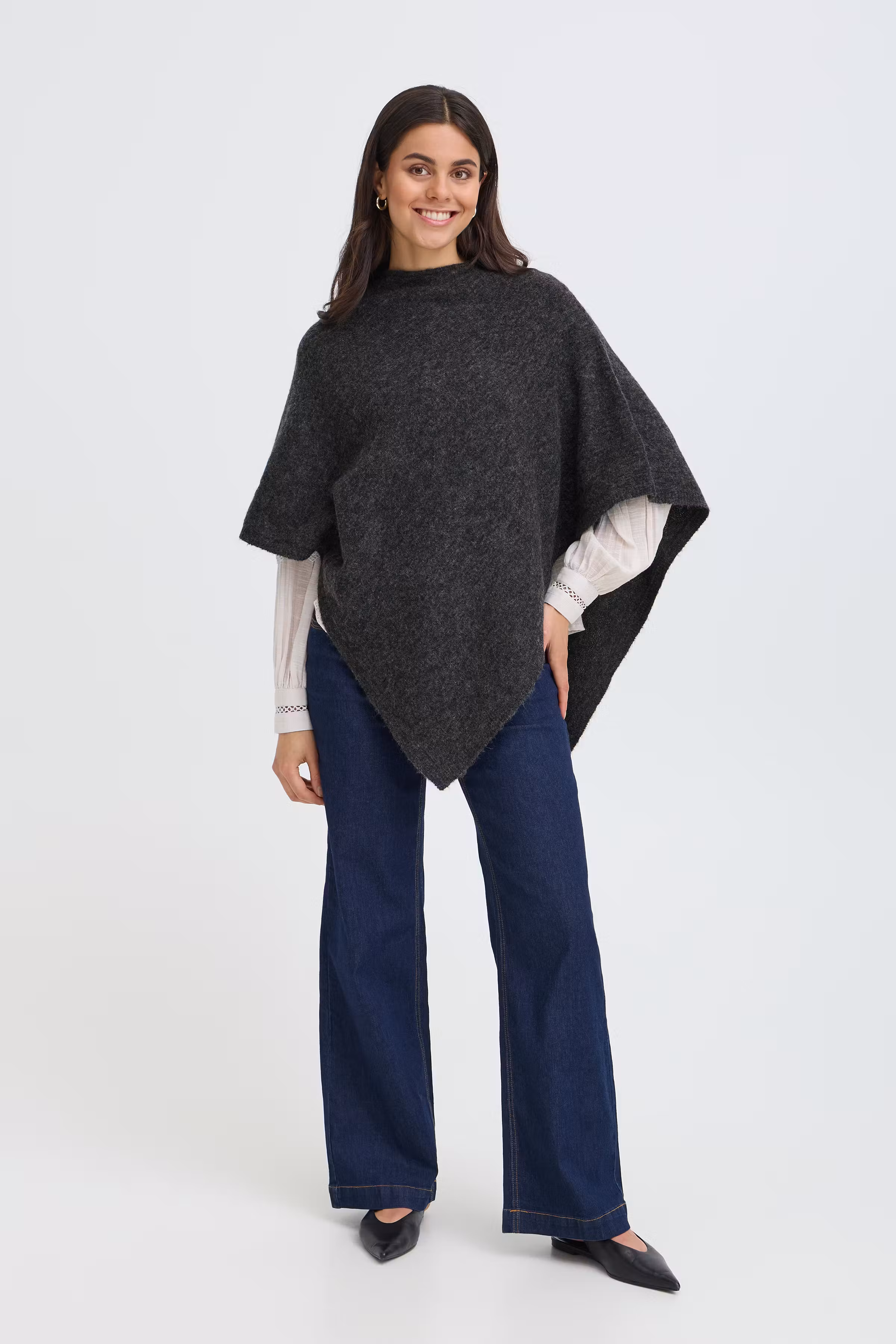 FRSANNY Poncho LOOKBOOK FRONT 20615041-1806011
