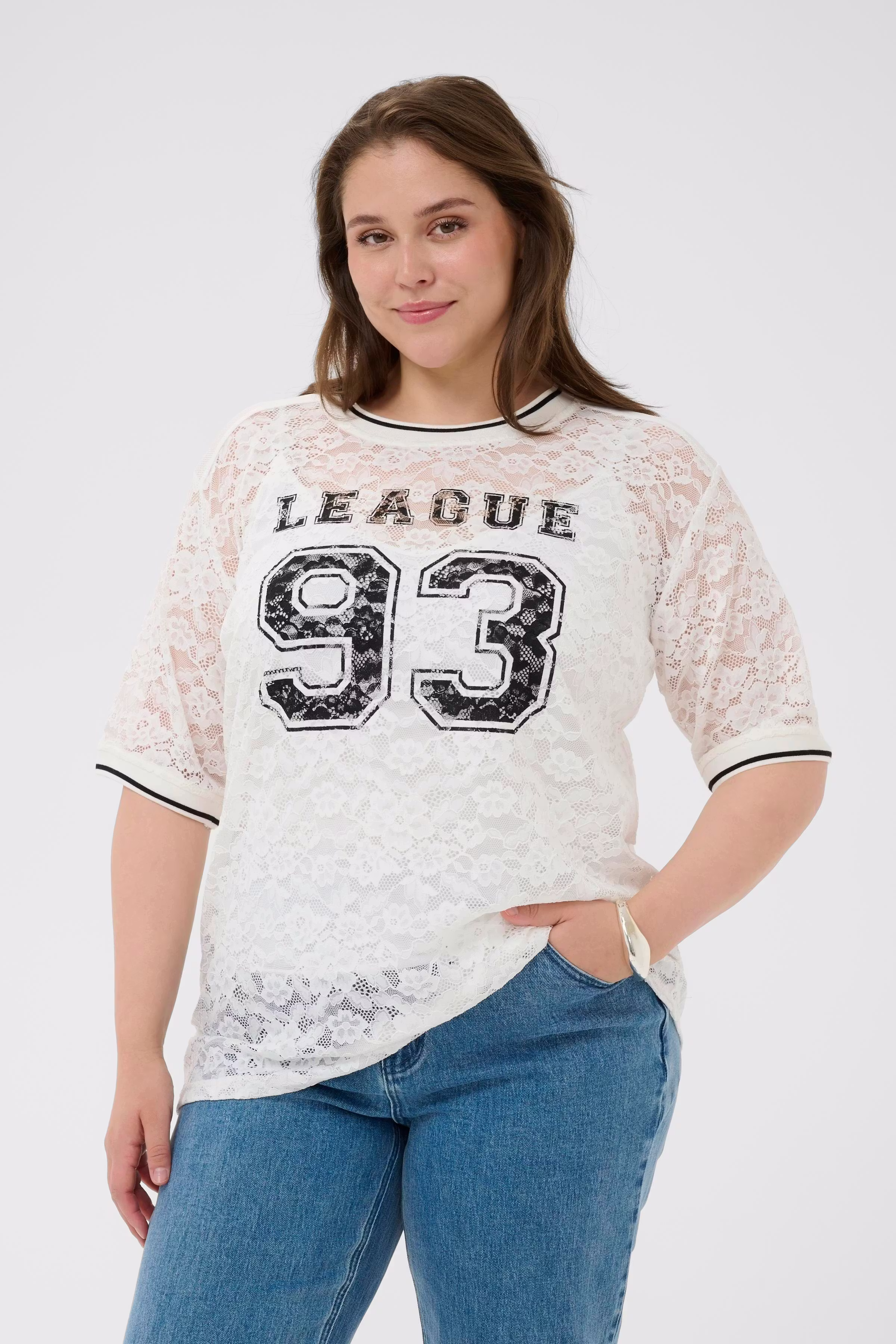 KCbella T-skjorte Med Blonder LOOKBOOK FRONT 10584066-110602