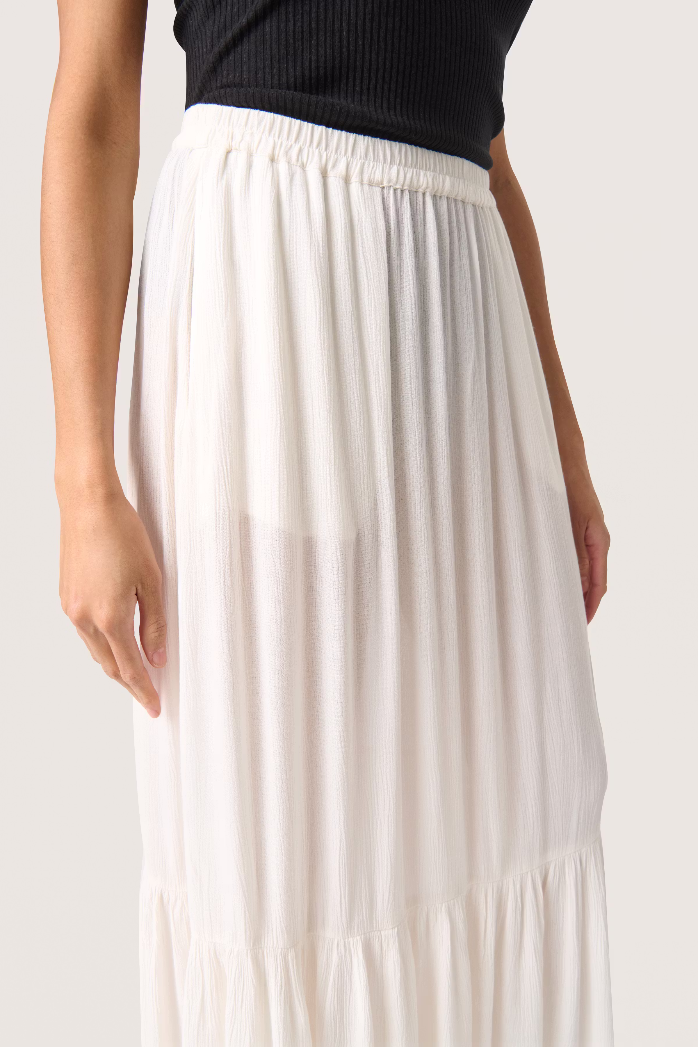 SLElonor Skirt LOOKBOOK DETAIL 30408208-110701