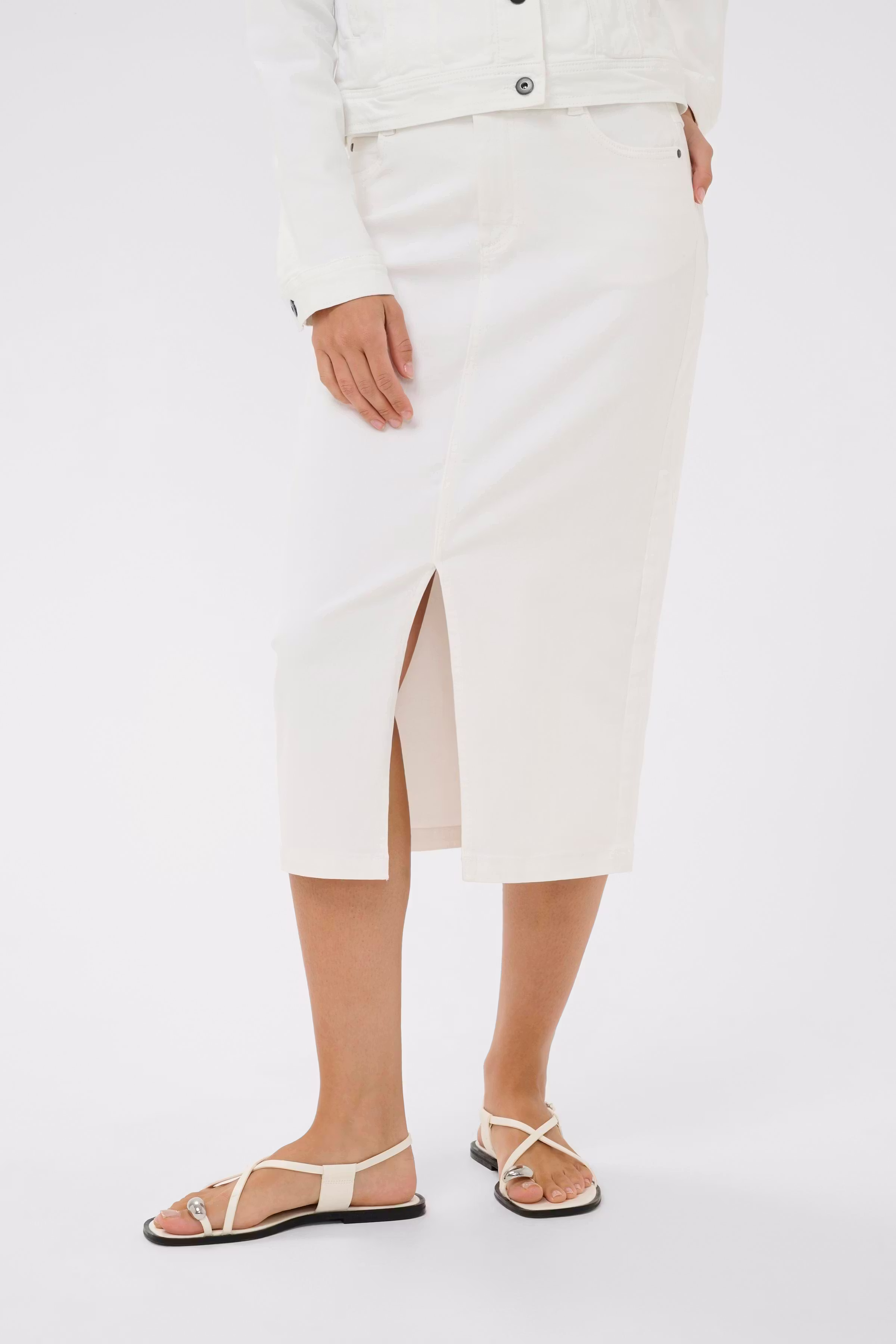 KAzelina Skirt LOOKBOOK FRONT 10508734-110602