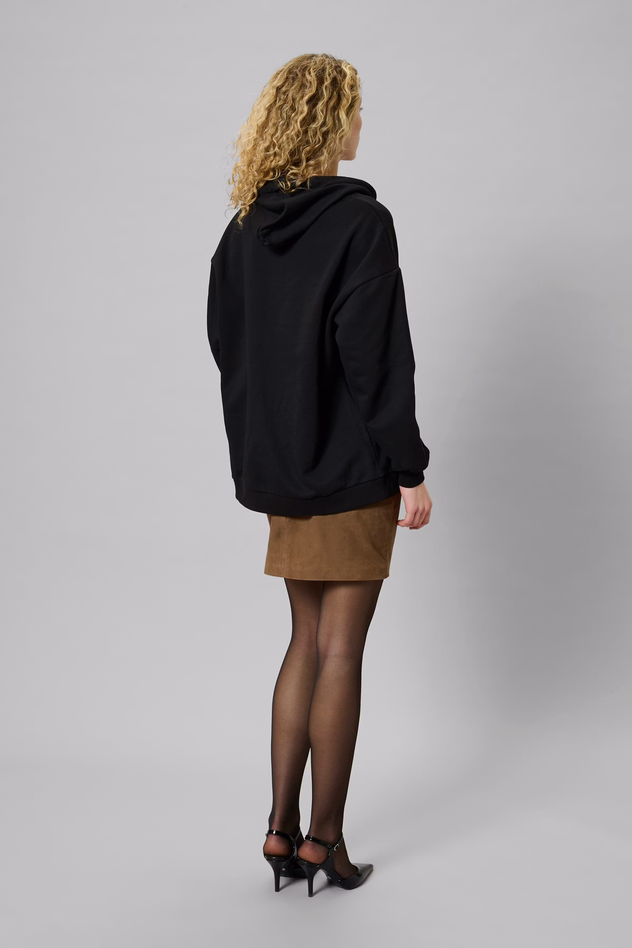 14 THE ENZO LOGO HOODIE LOOKBOOK BACK 10704896-100031