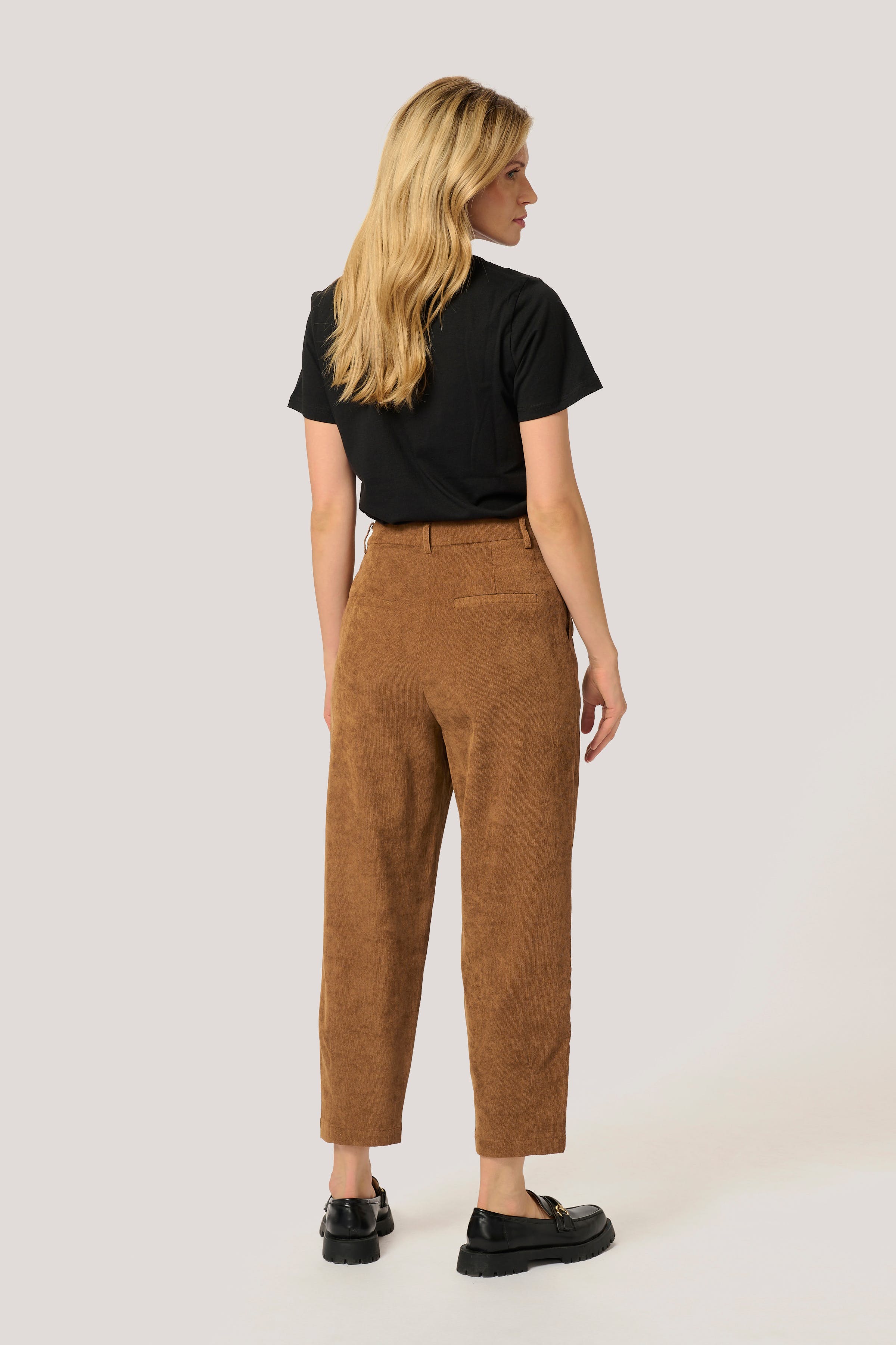 KAvera Trousers LOOKBOOK BACK 10509216-181031