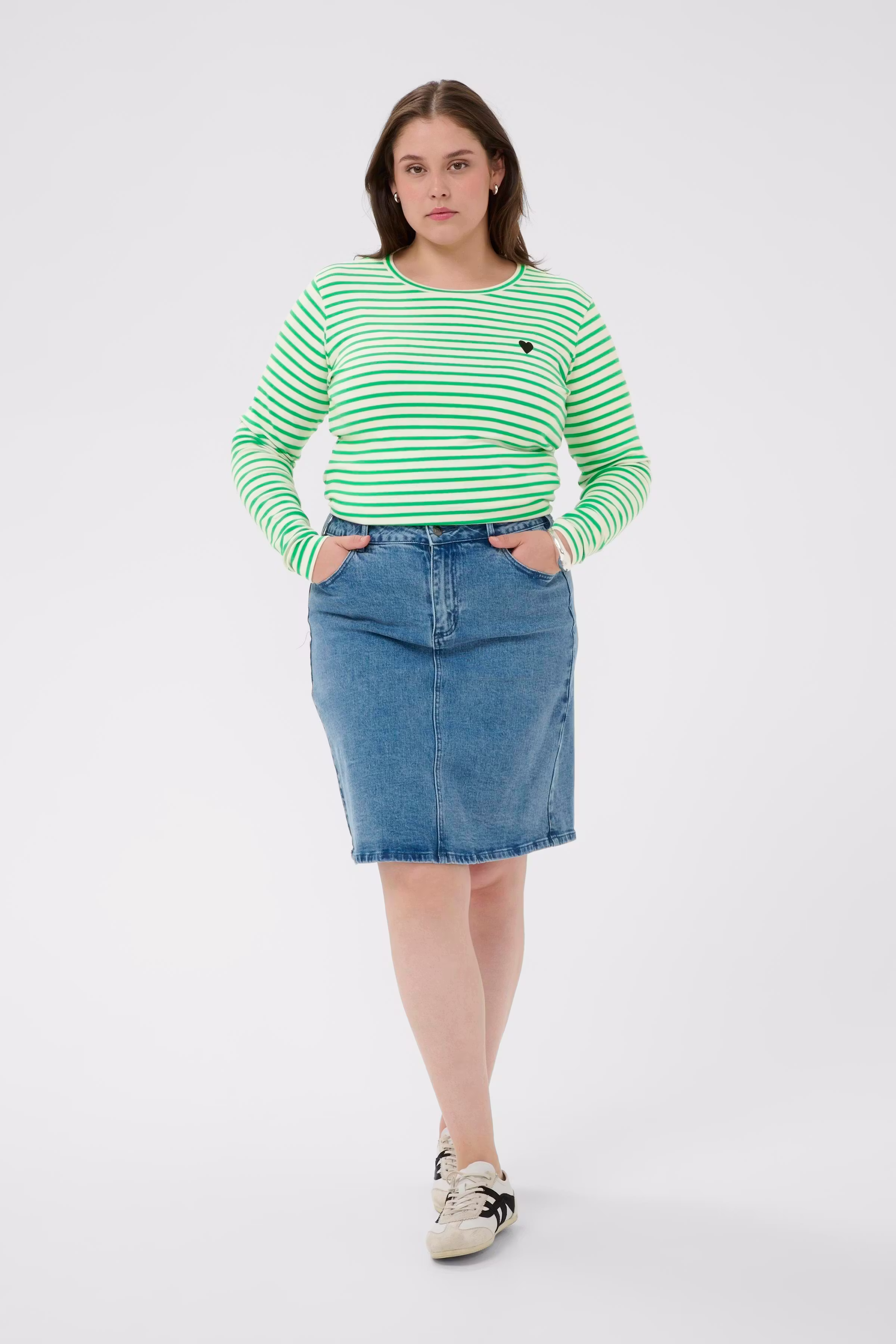 KClia T-shirt LOOKBOOK FRONT 10580179-109186