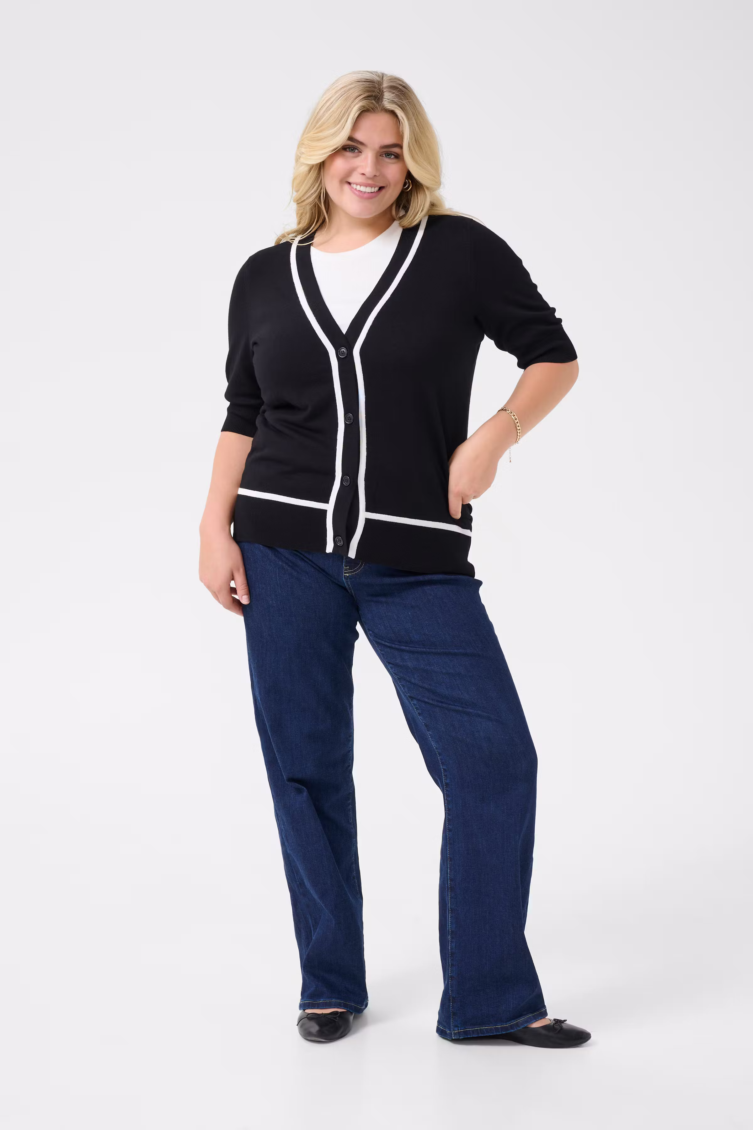 KCmallie Cardigan LOOKBOOK FRONT 10583454-100121