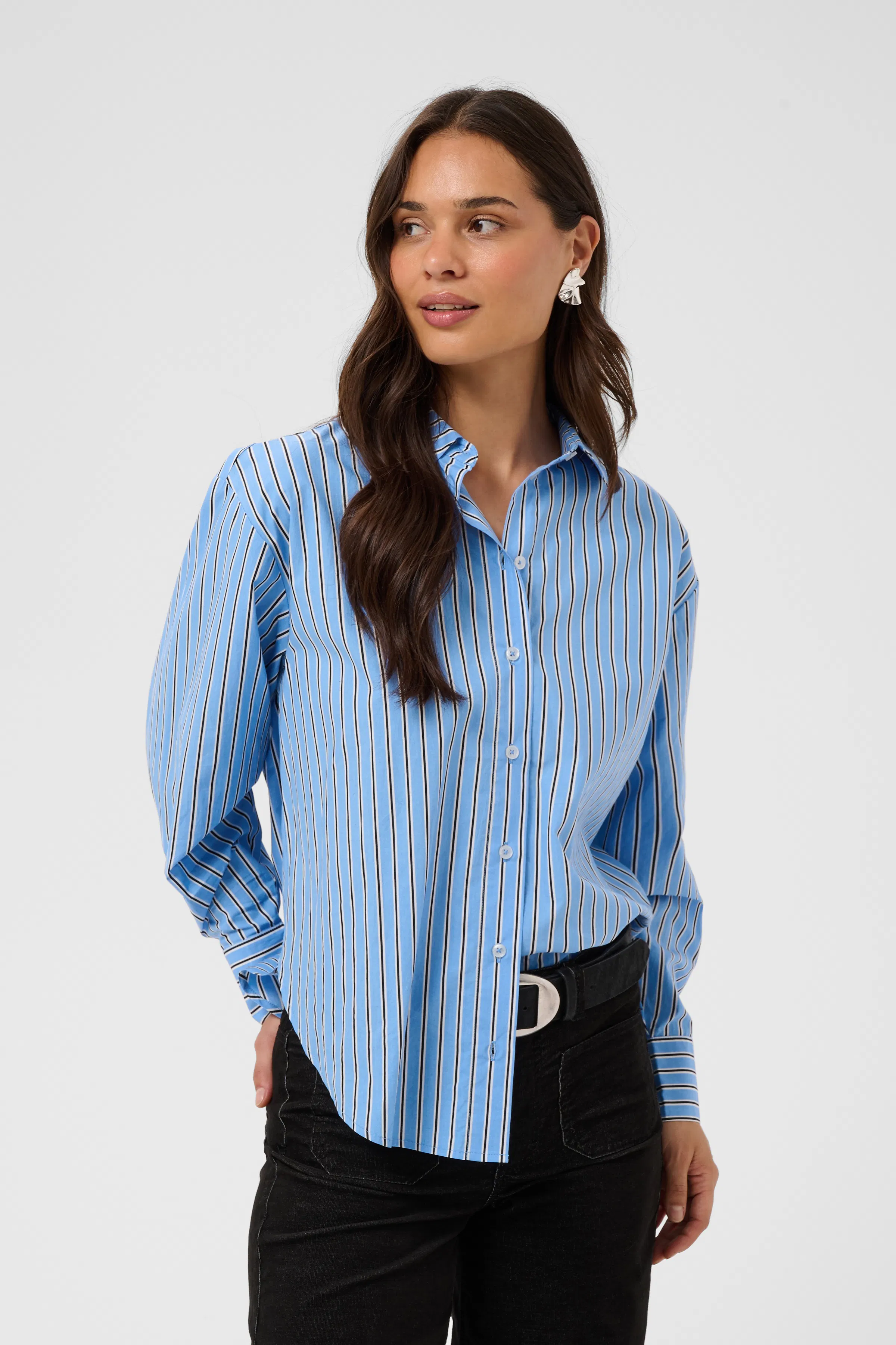 KAgavina Skjorta LOOKBOOK FRONT 10512227-109922