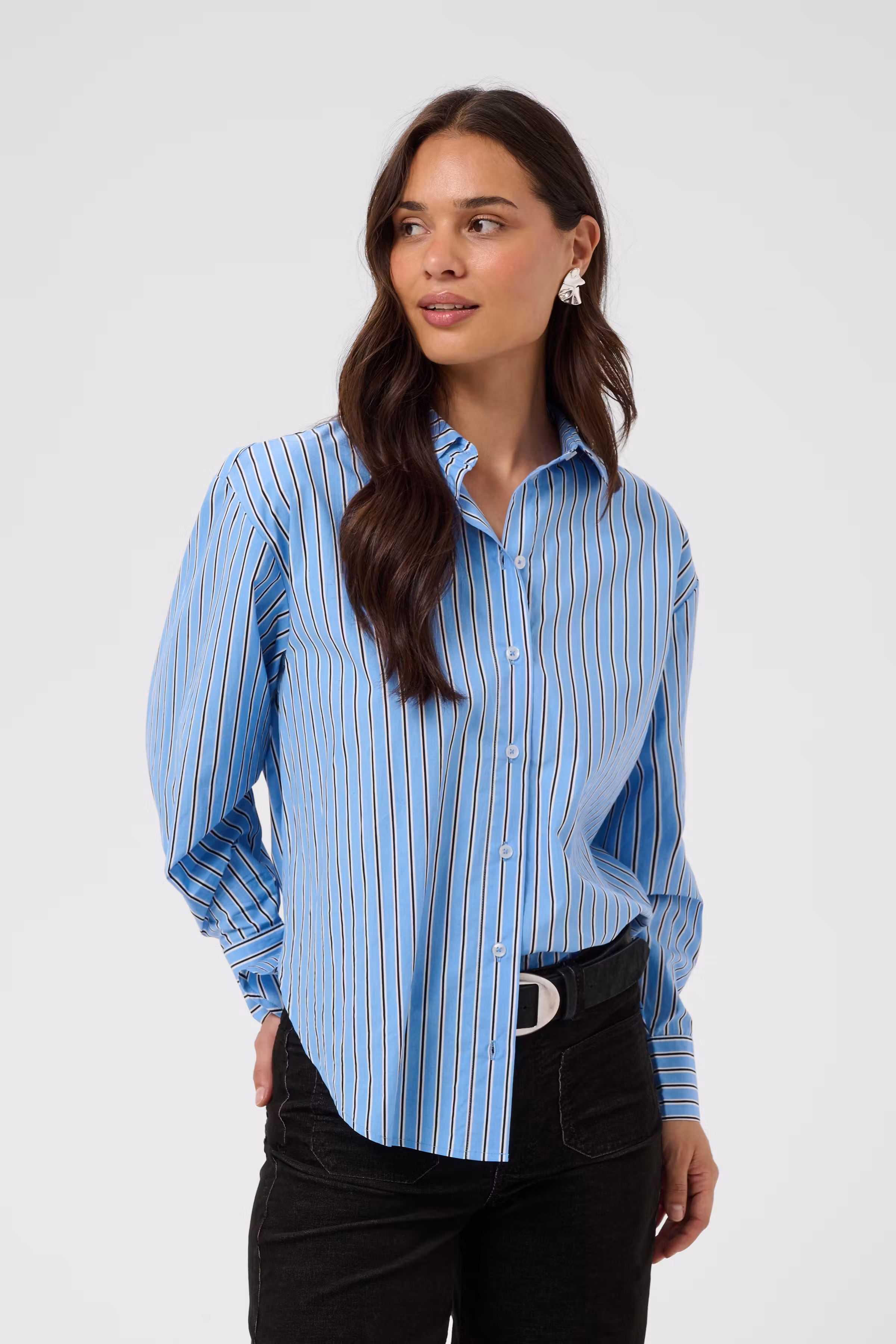 KAgavina Skjorta LOOKBOOK FRONT 10512227-109922