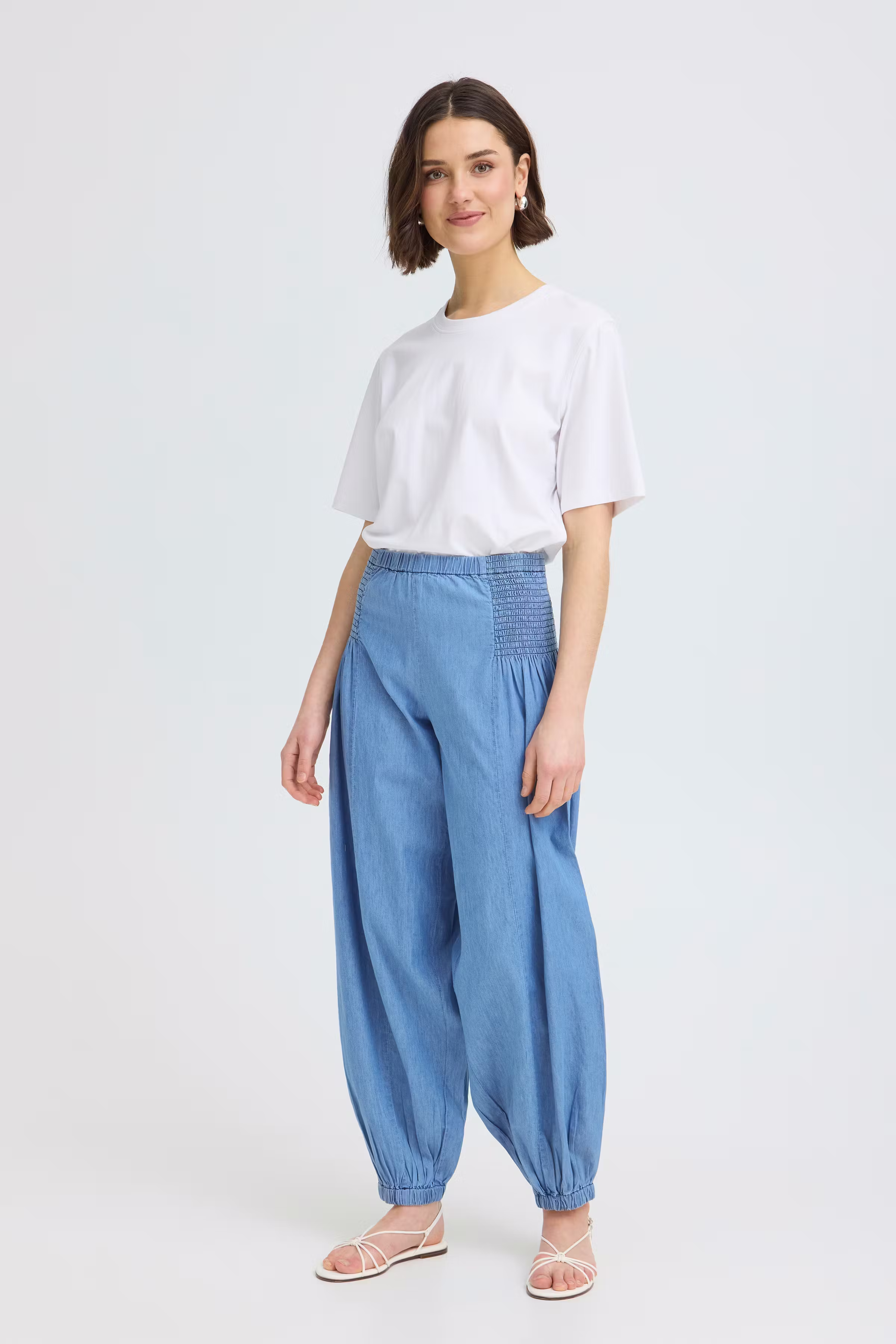 FRMARISE Capri pants LOOKBOOK FRONT 20618823-900006108