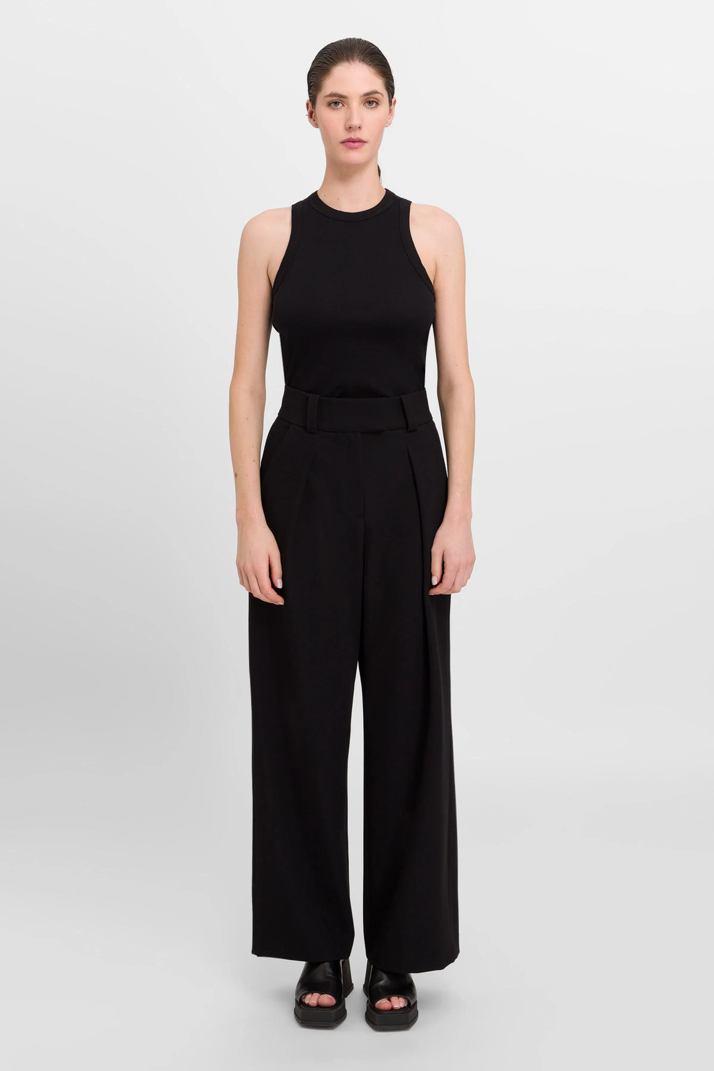 KLARA T-shirt LOOKBOOK FRONT 30600331-BK999