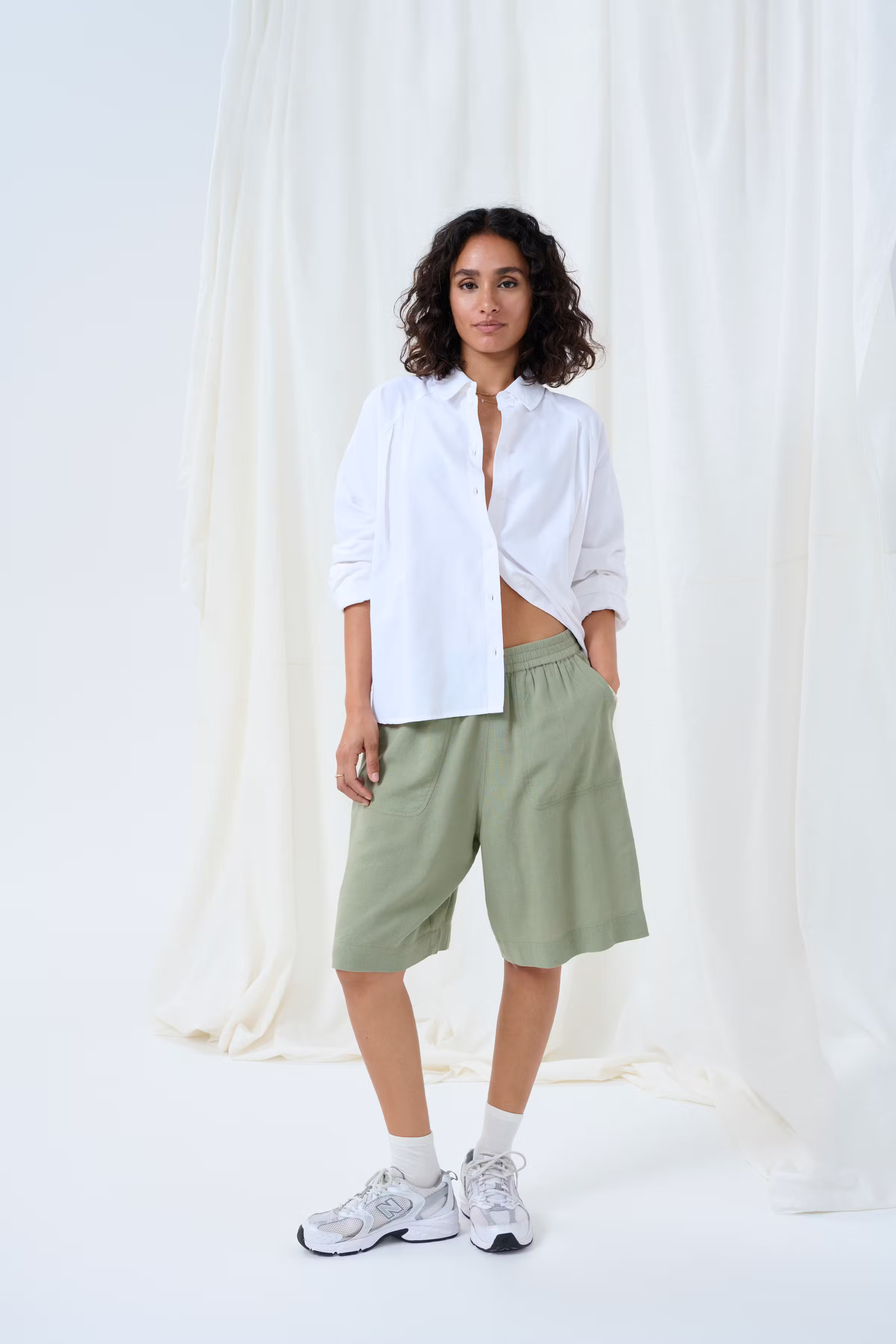 KAmilia Linen Shorts LOCATION NONE 10509668-170115