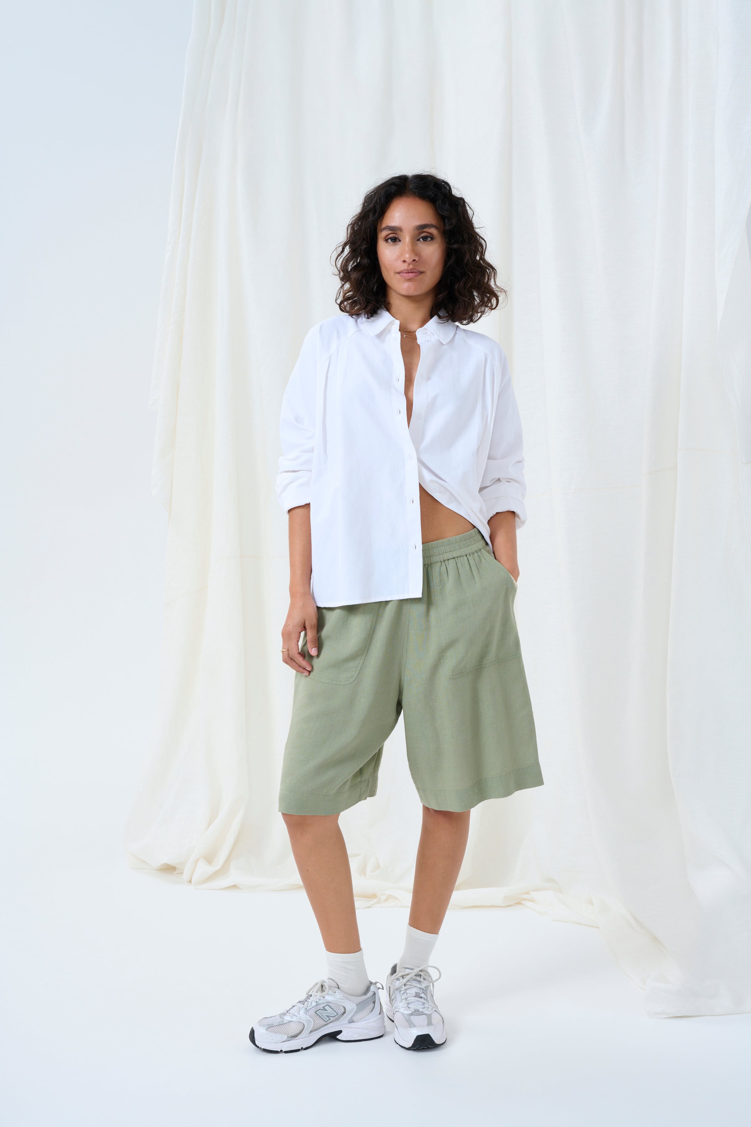 KAmilia Linen Shorts LOCATION NONE 10509668-170115