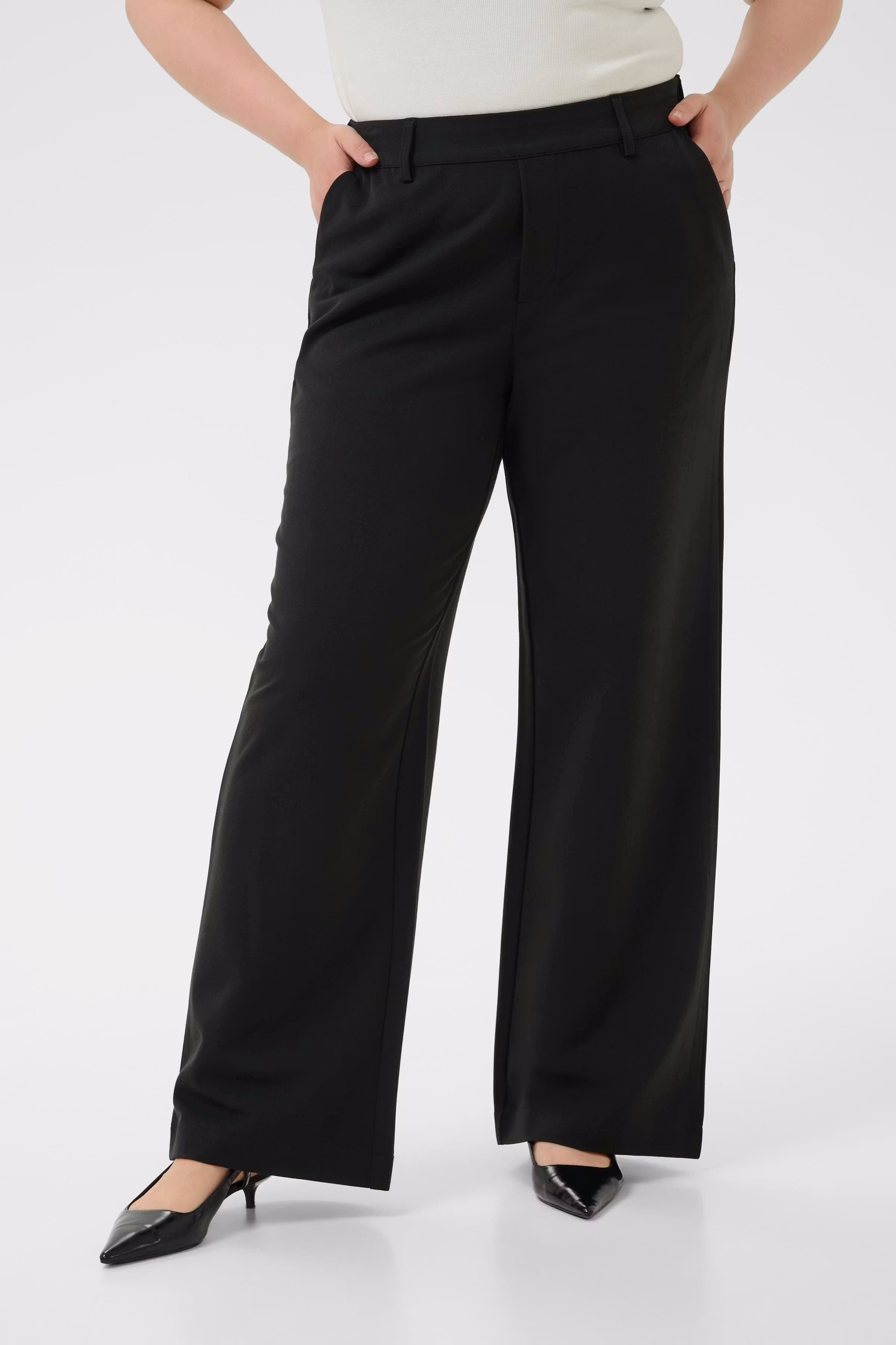 KChalley Trousers LOOKBOOK FRONT 10583936-100121
