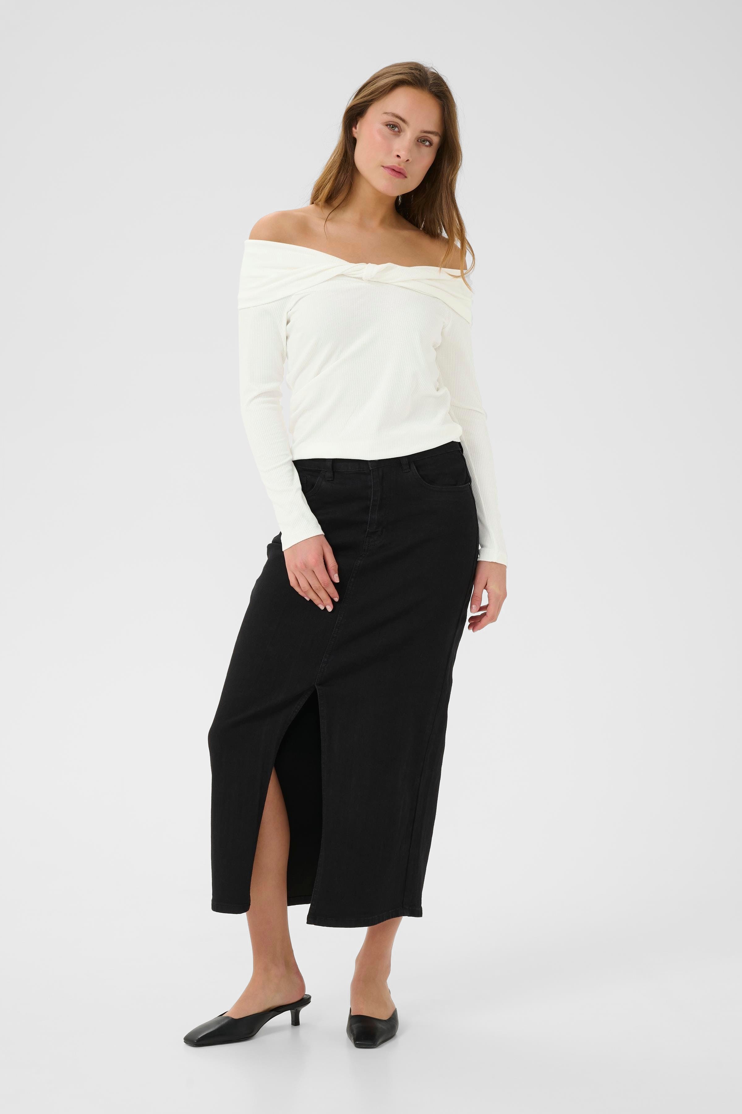 KAkayla T-shirt LOOKBOOK FRONT 10509770-110602