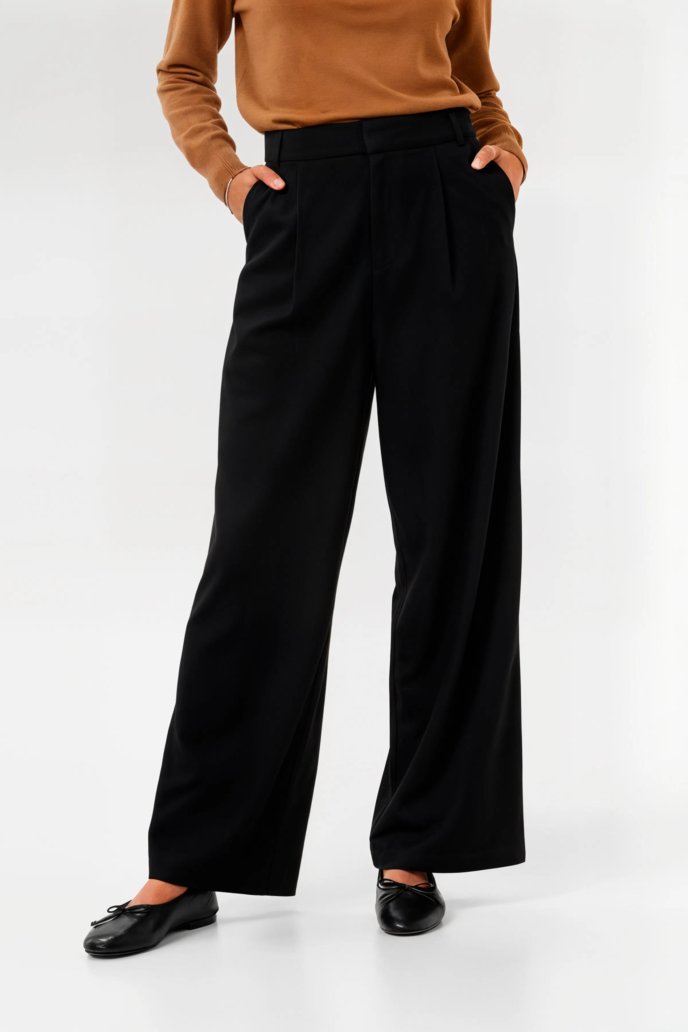 KAvaleria Trousers LOOKBOOK FRONT 10511301-100121
