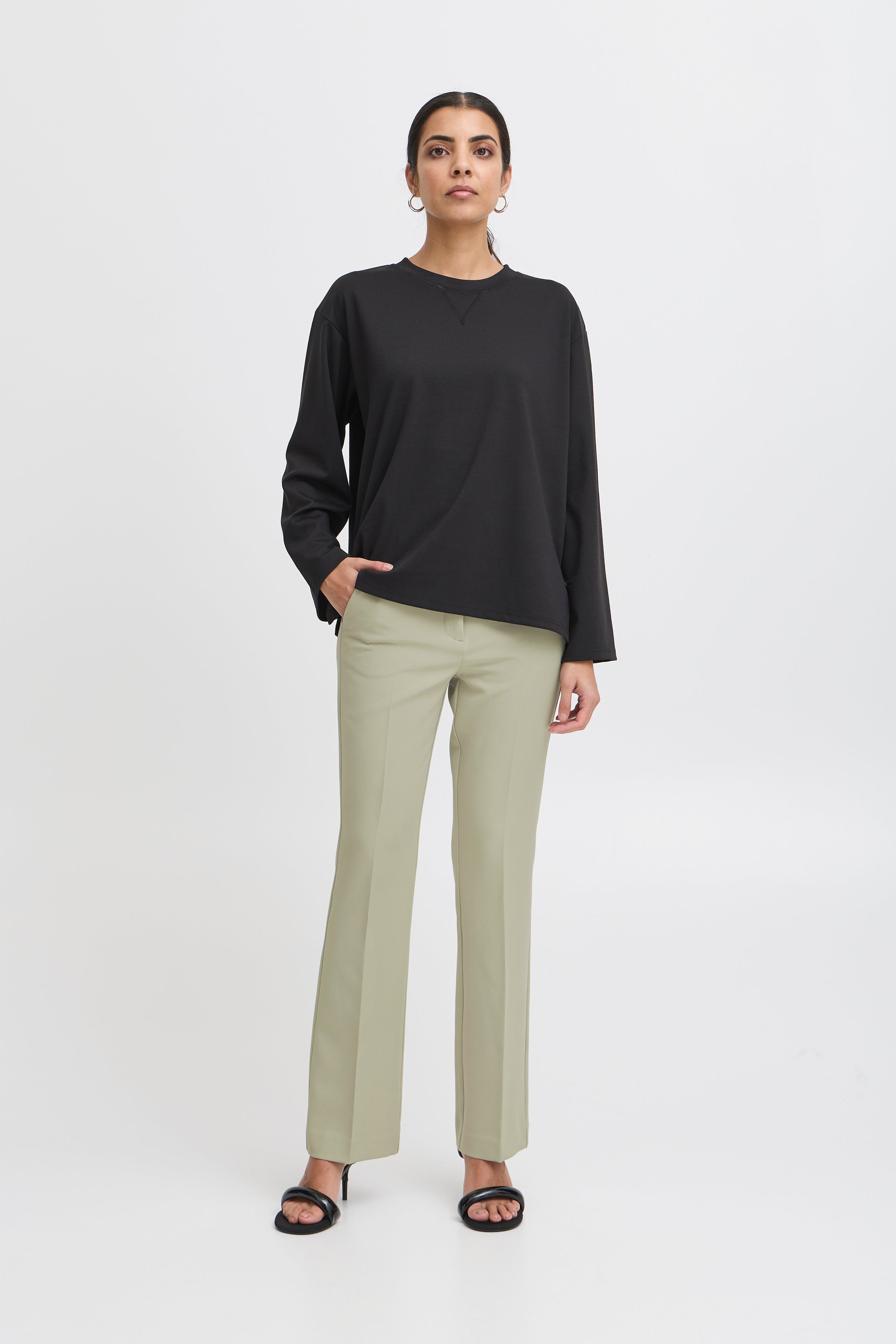 IHLEXI Trousers LOOKBOOK FRONT 20111211-160213