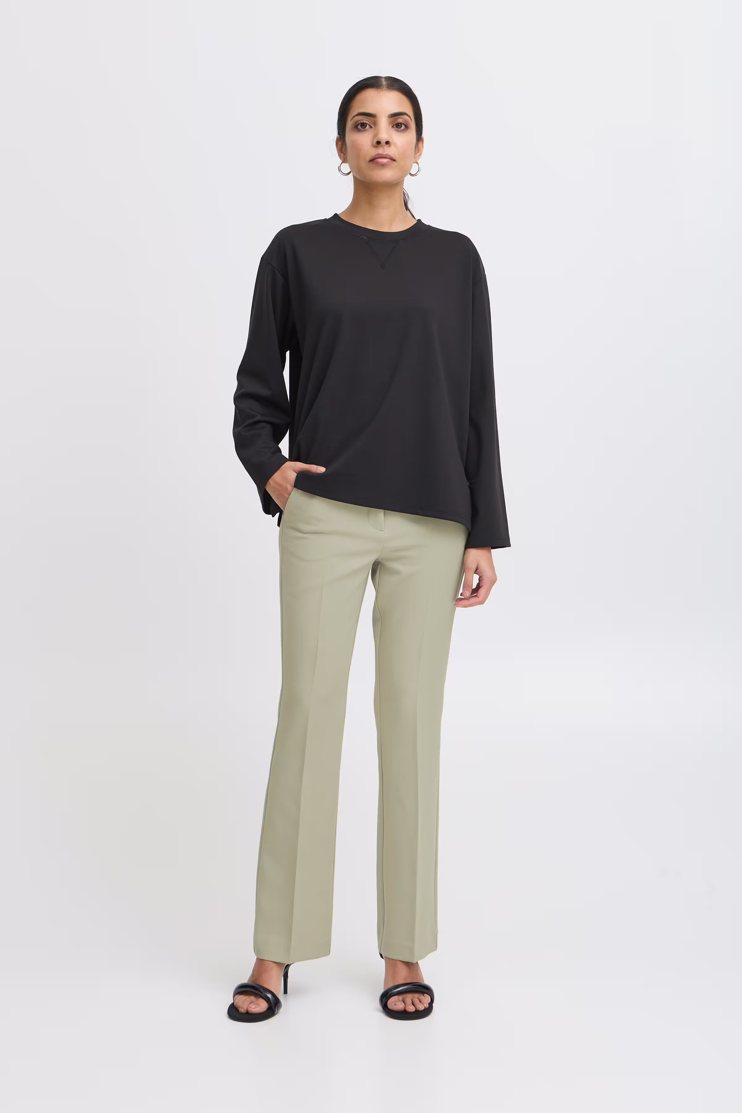 IHLEXI Trousers LOOKBOOK FRONT 20111211-160213