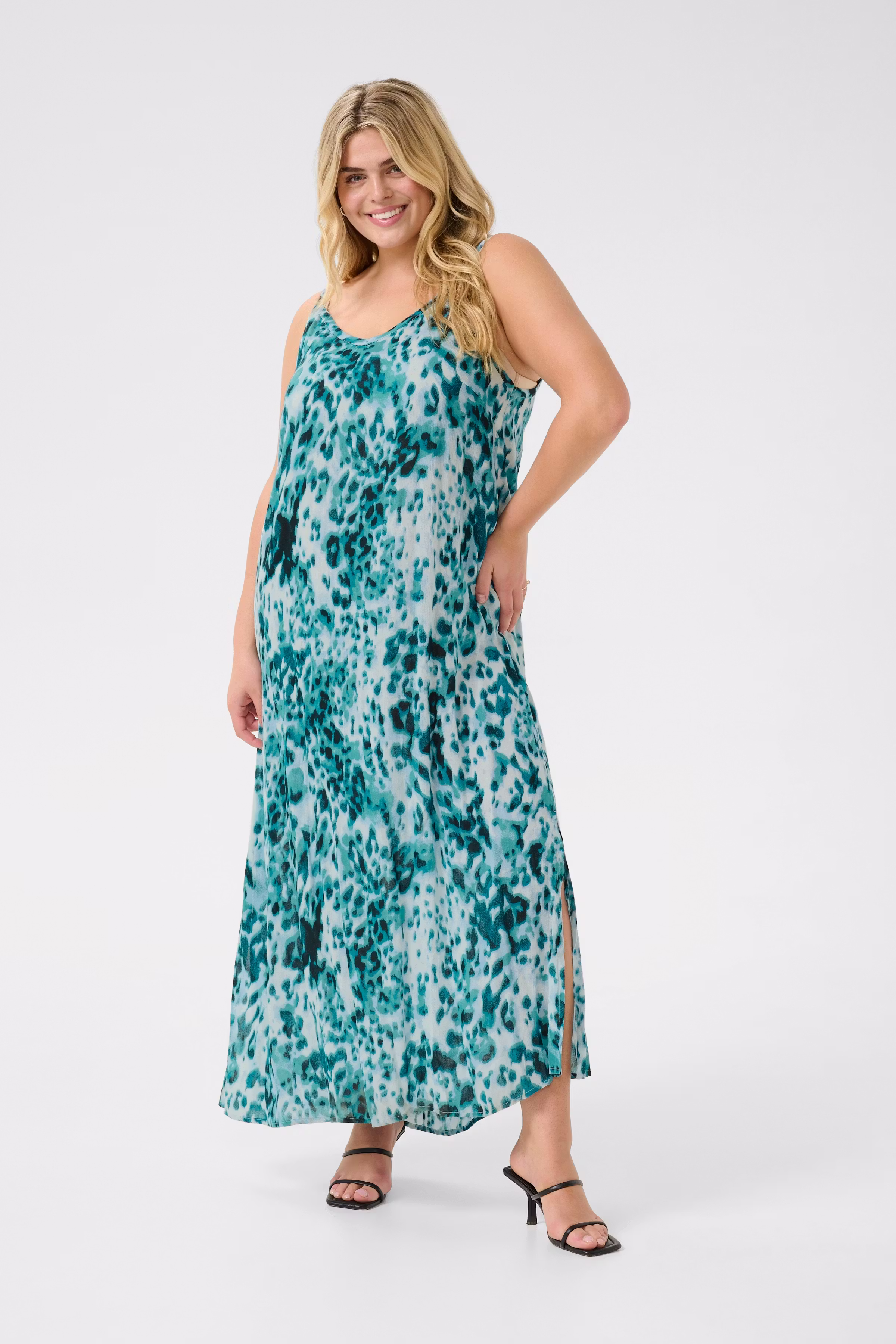 KCjulia Leopard Dress LOOKBOOK FRONT 10583289-107662