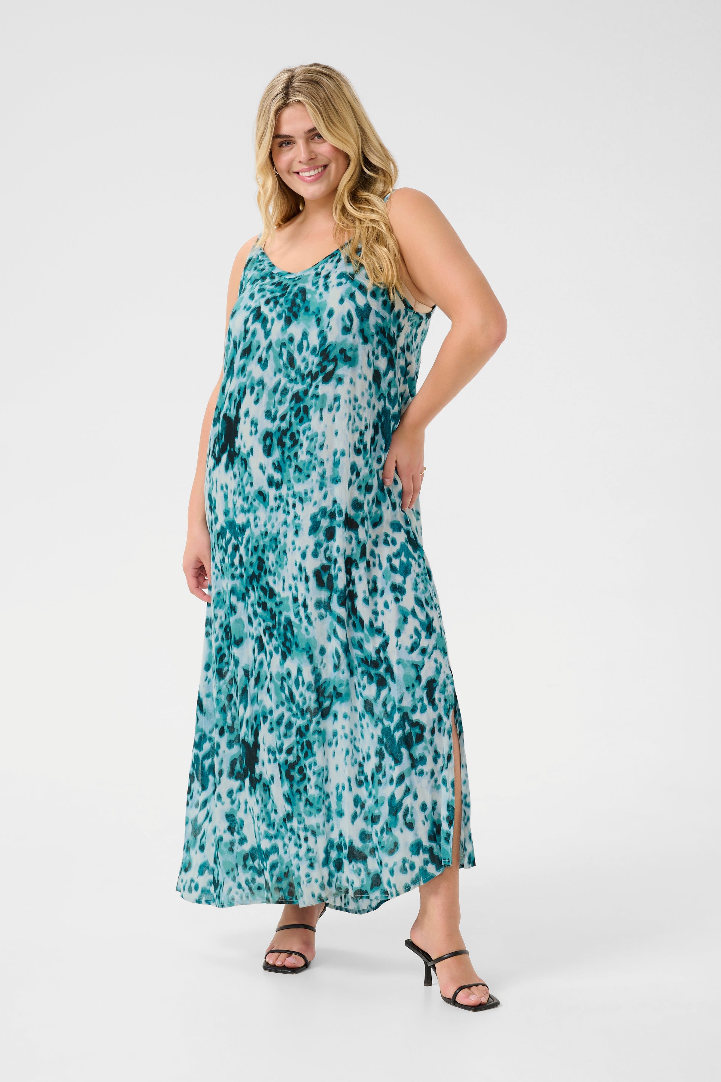 KCjulia Leopard Dress LOOKBOOK FRONT 10583289-107662