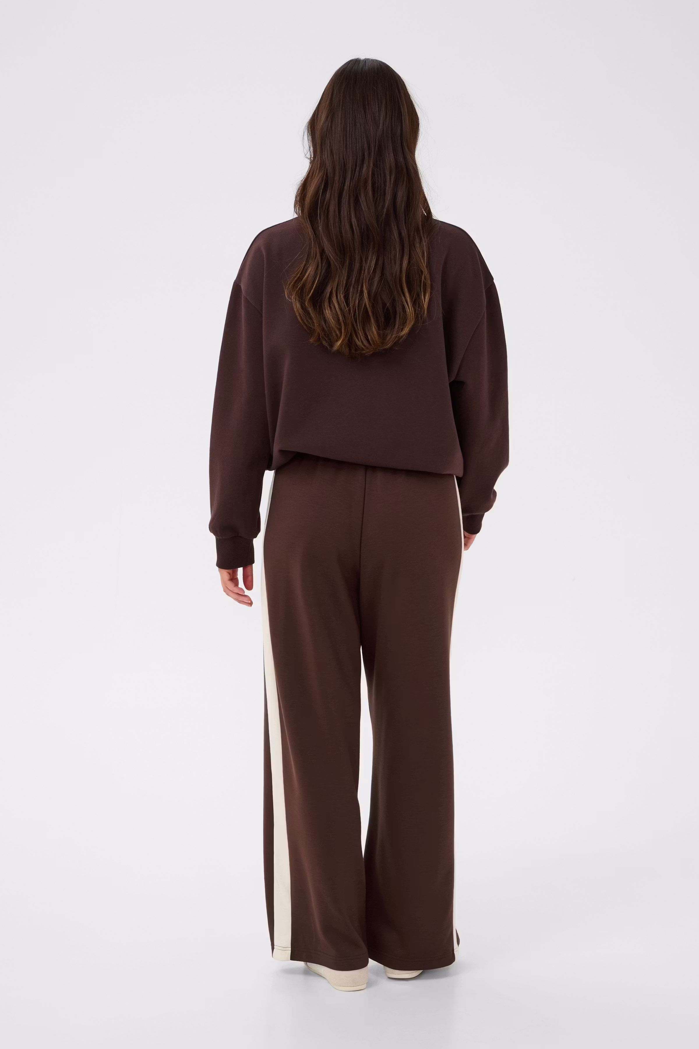 BPtrudy Trousers LOOKBOOK BACK 40200250-1000037