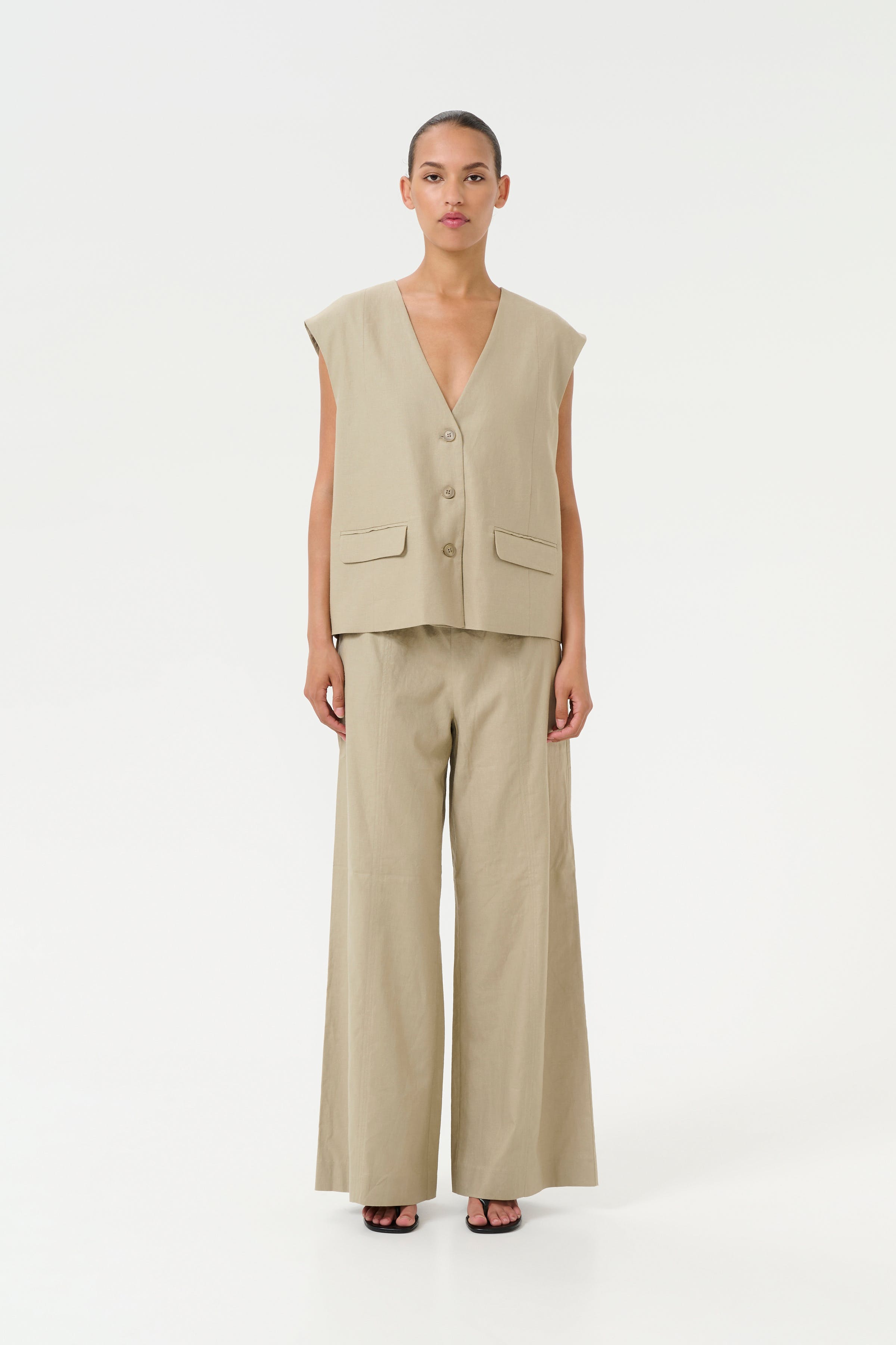 GZizza Trousers LOOKBOOK FRONT 10910517-170510