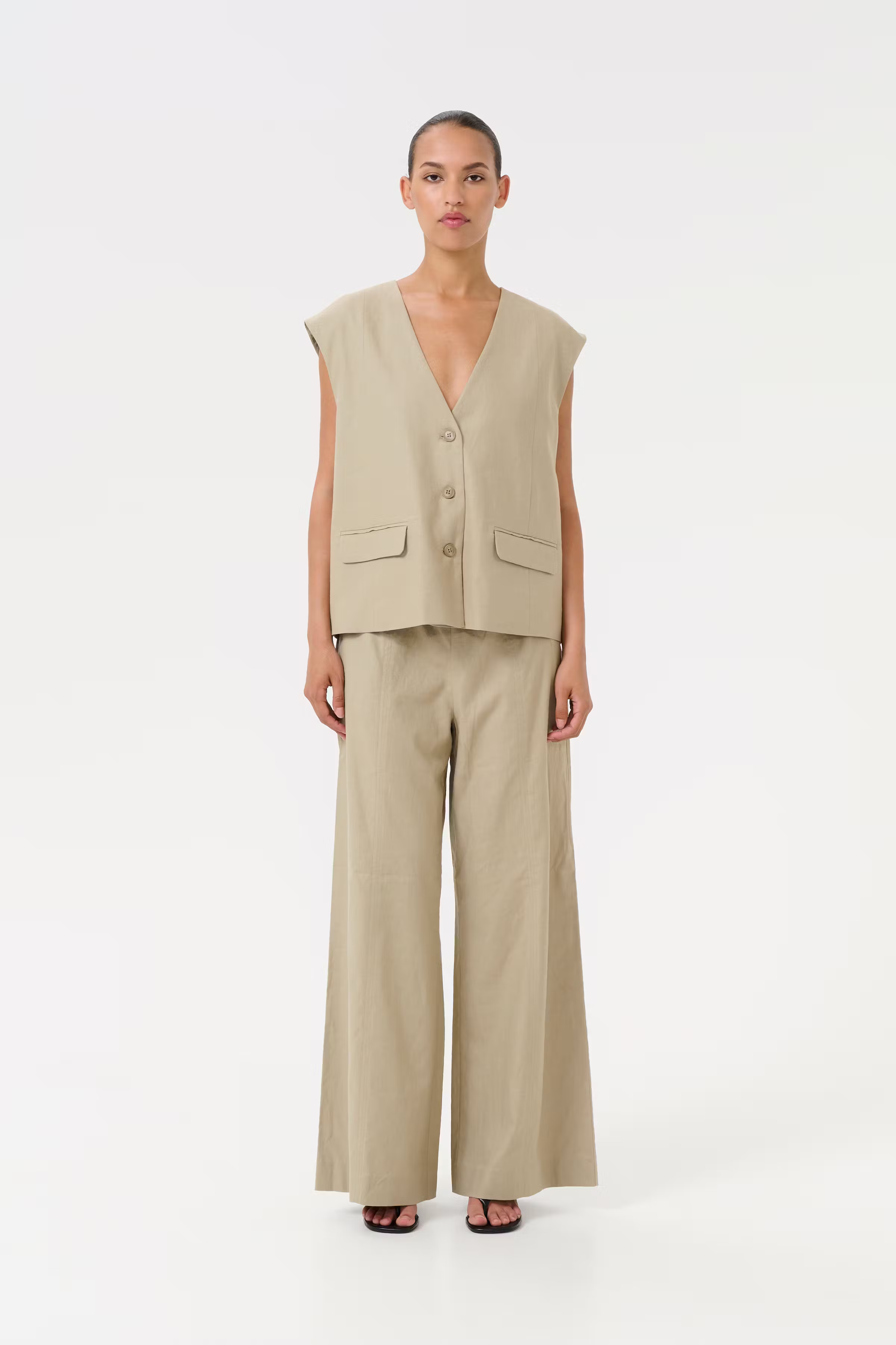 GZizza Trousers LOOKBOOK FRONT 10910517-170510