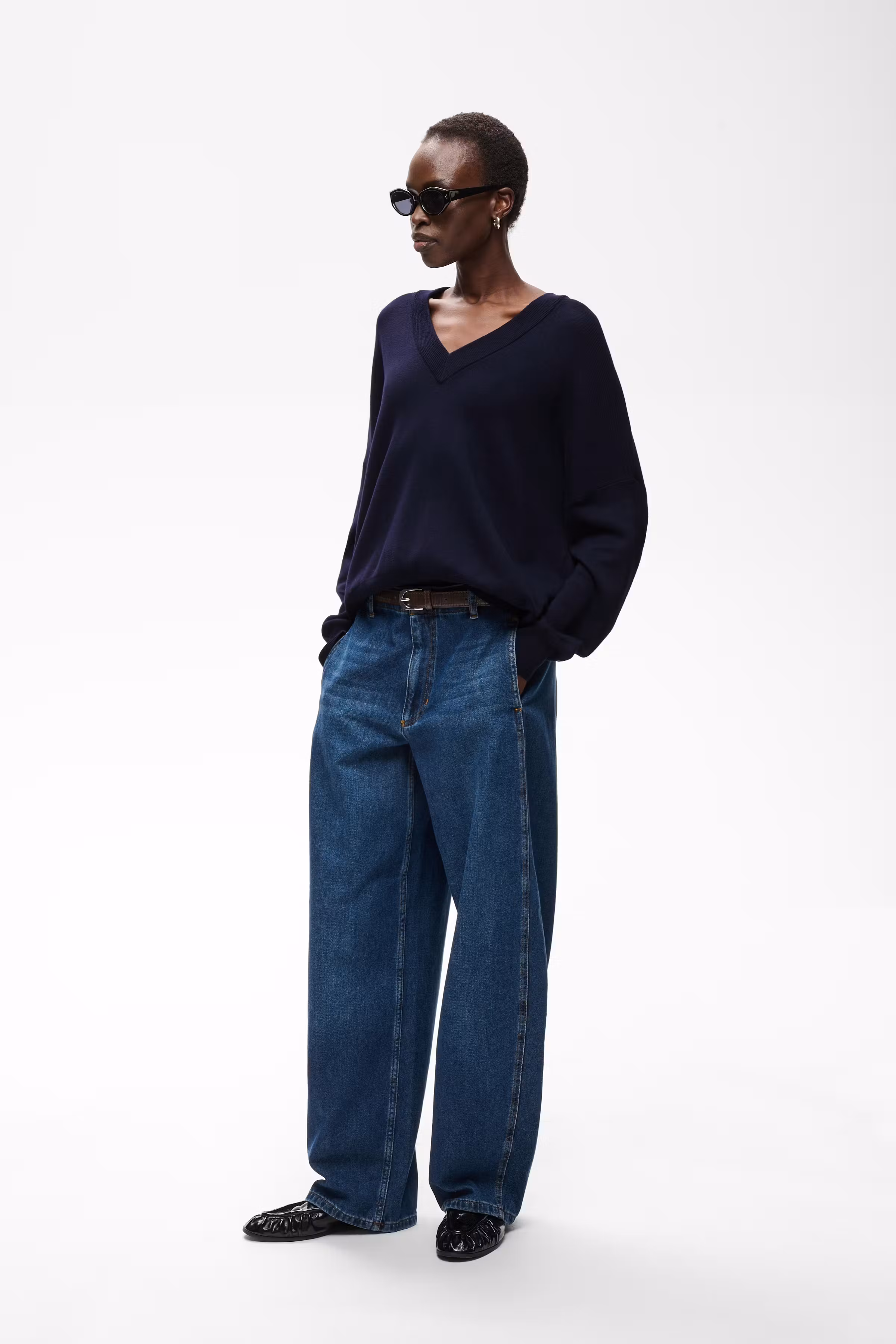 FosterIW V-neck Pullover LOOKBOOK FRONT 30106899-300005