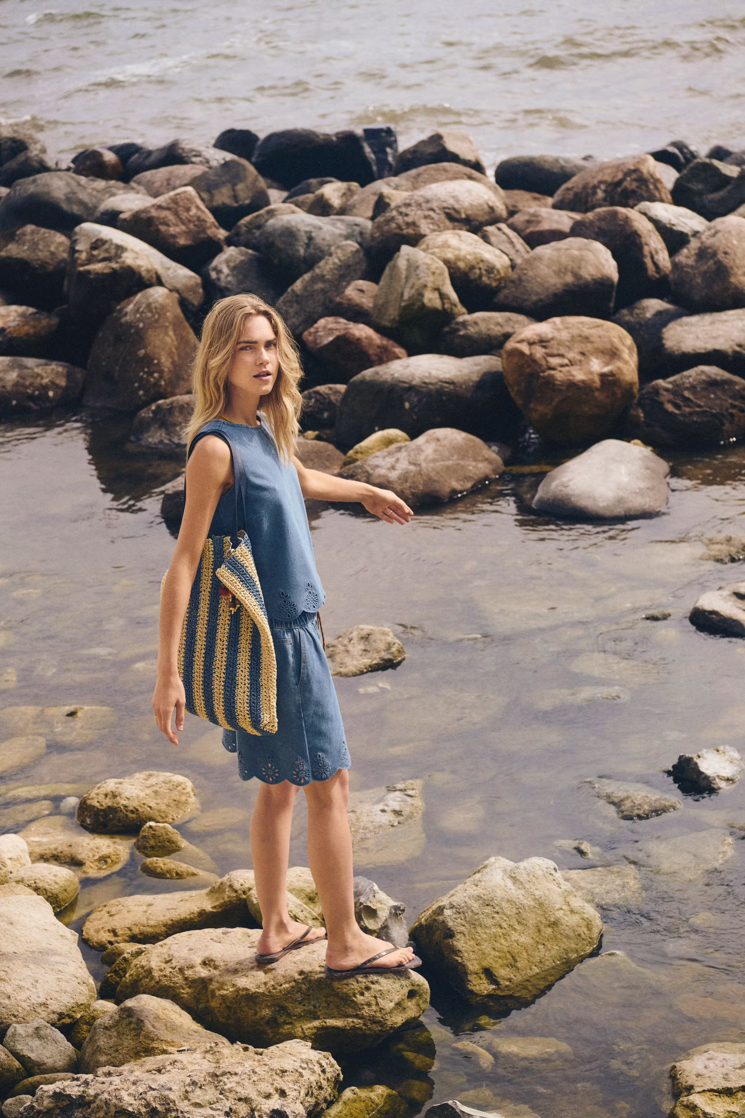 RozlynnSZ Shorts LOCATION NONE 30515062-600104