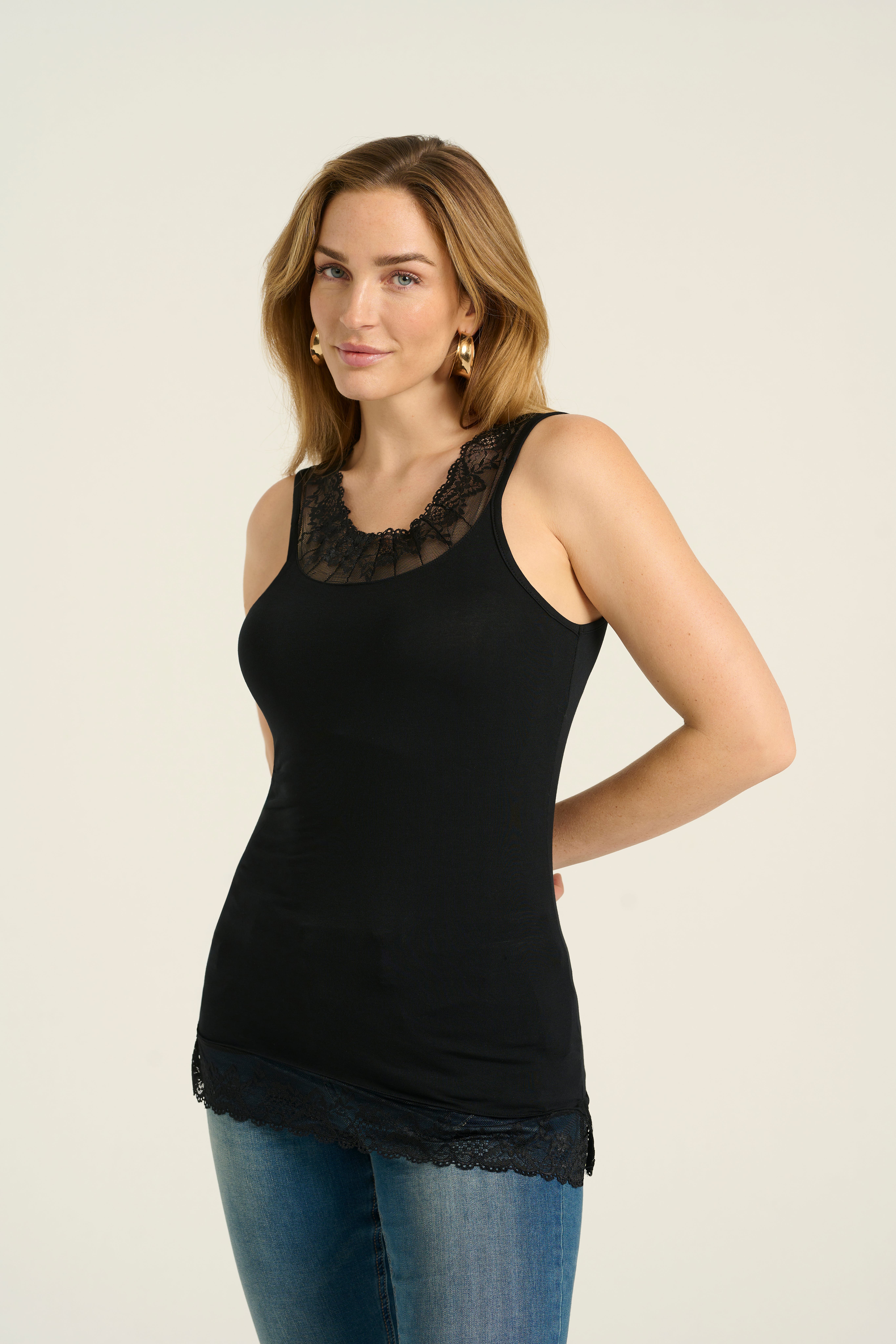 Sleeveless top LOCATION NONE 10600385-61907