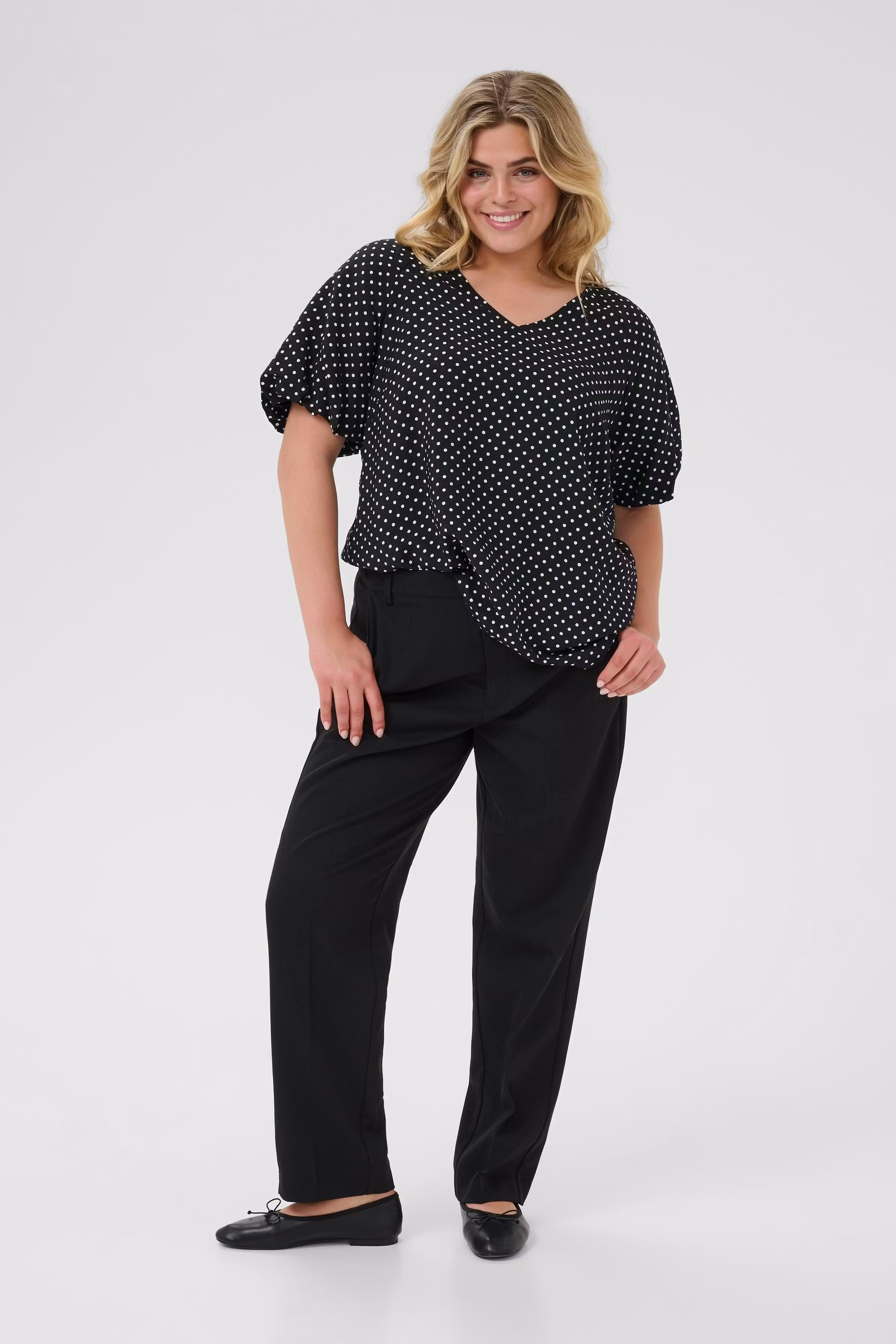 KCgina Blouse LOOKBOOK FRONT 10583435-107967