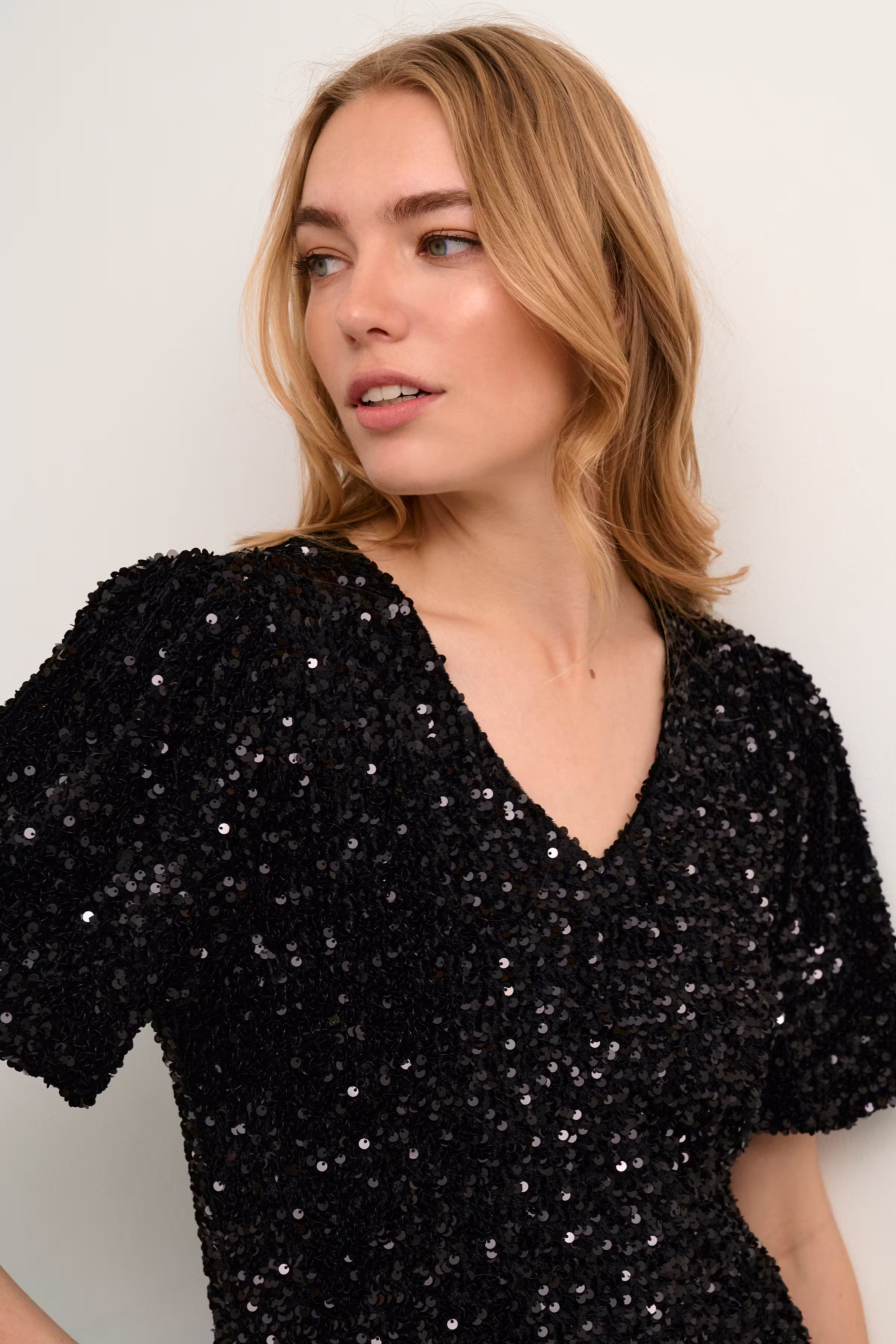 CRLouise Paljettklänning LOOKBOOK DETAIL 10650841-100120