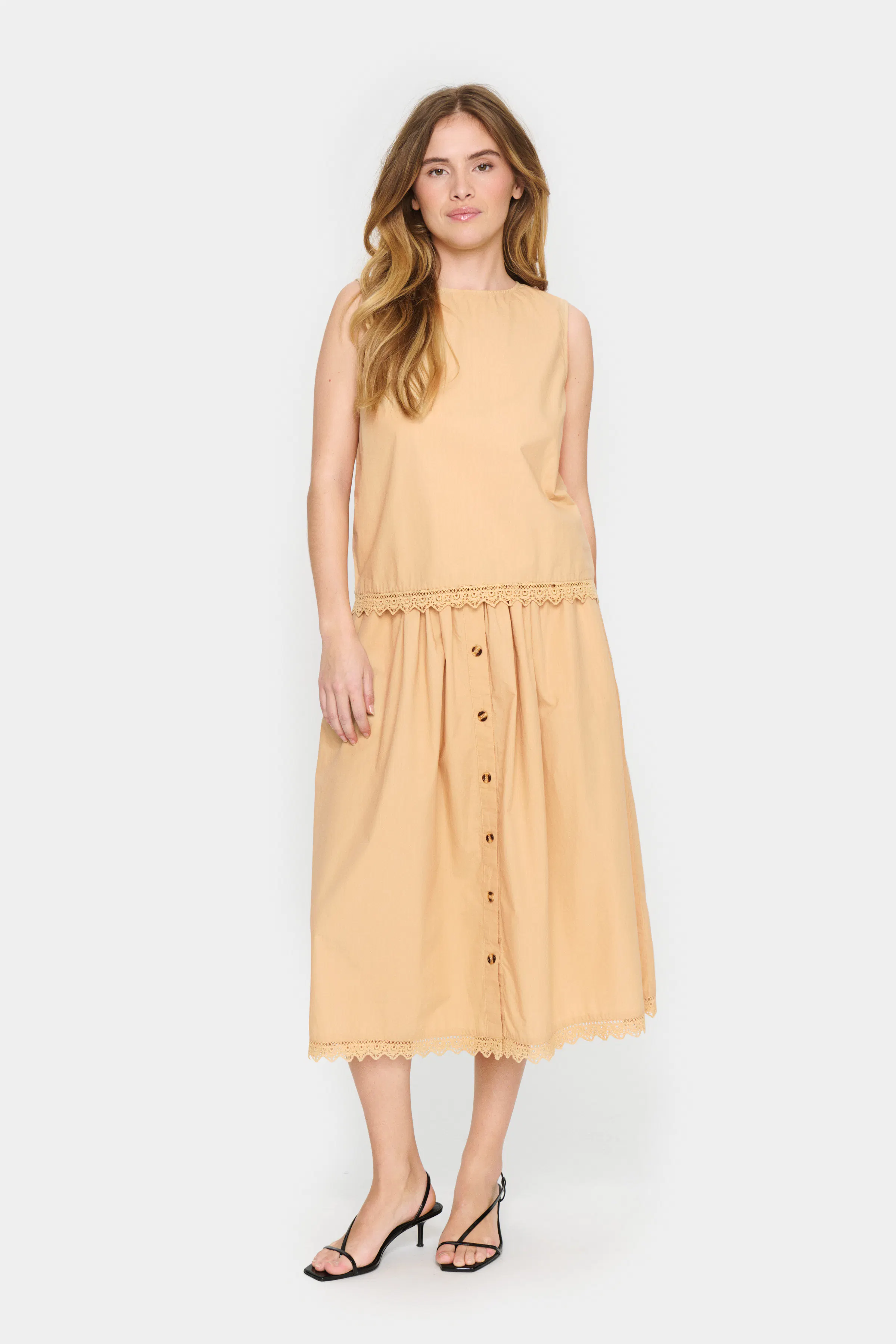 ElvySZ Top LOOKBOOK FRONT 30513205-160920