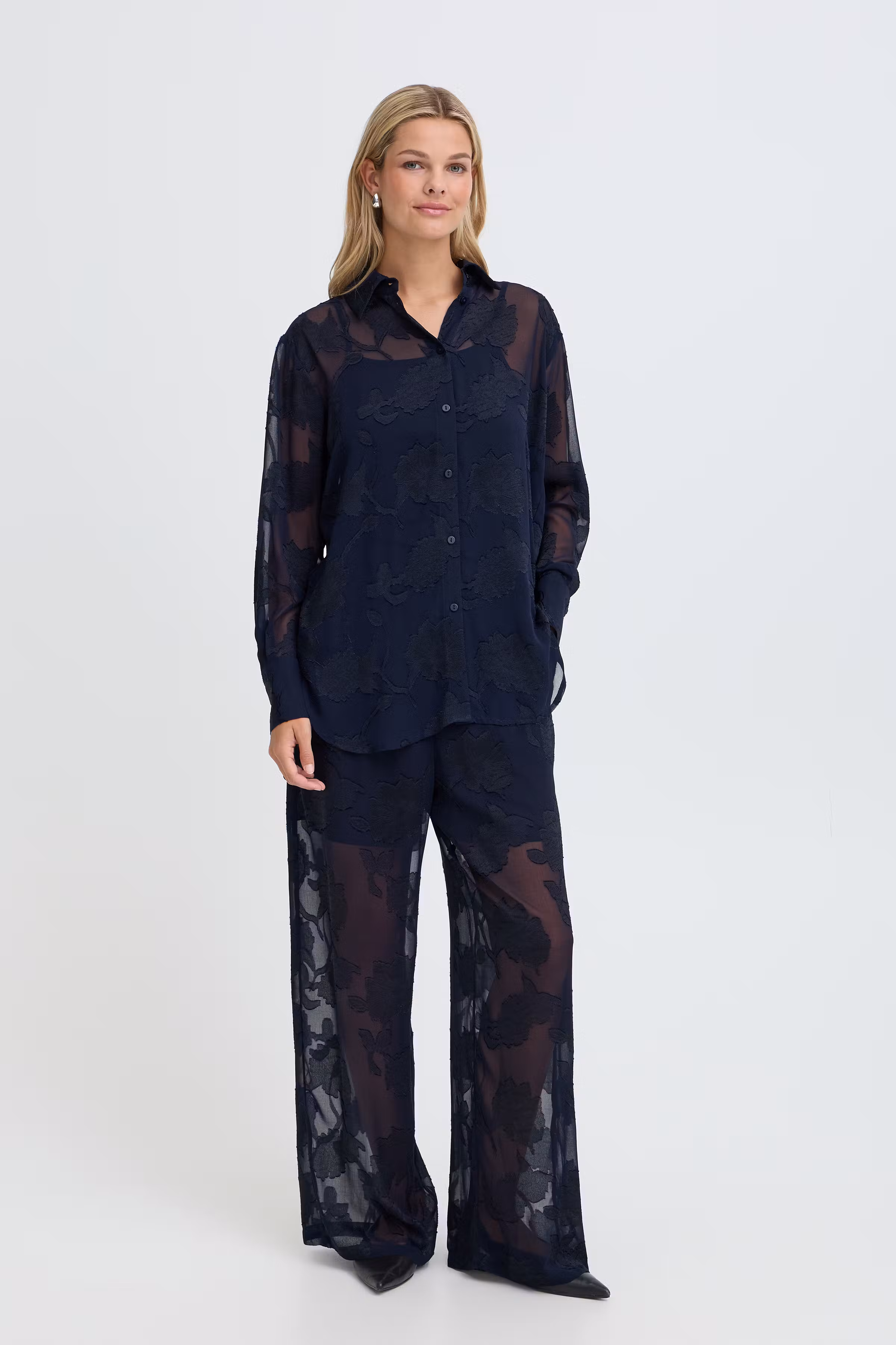 FRLYLA Hose LOOKBOOK FRONT 20618630-194011