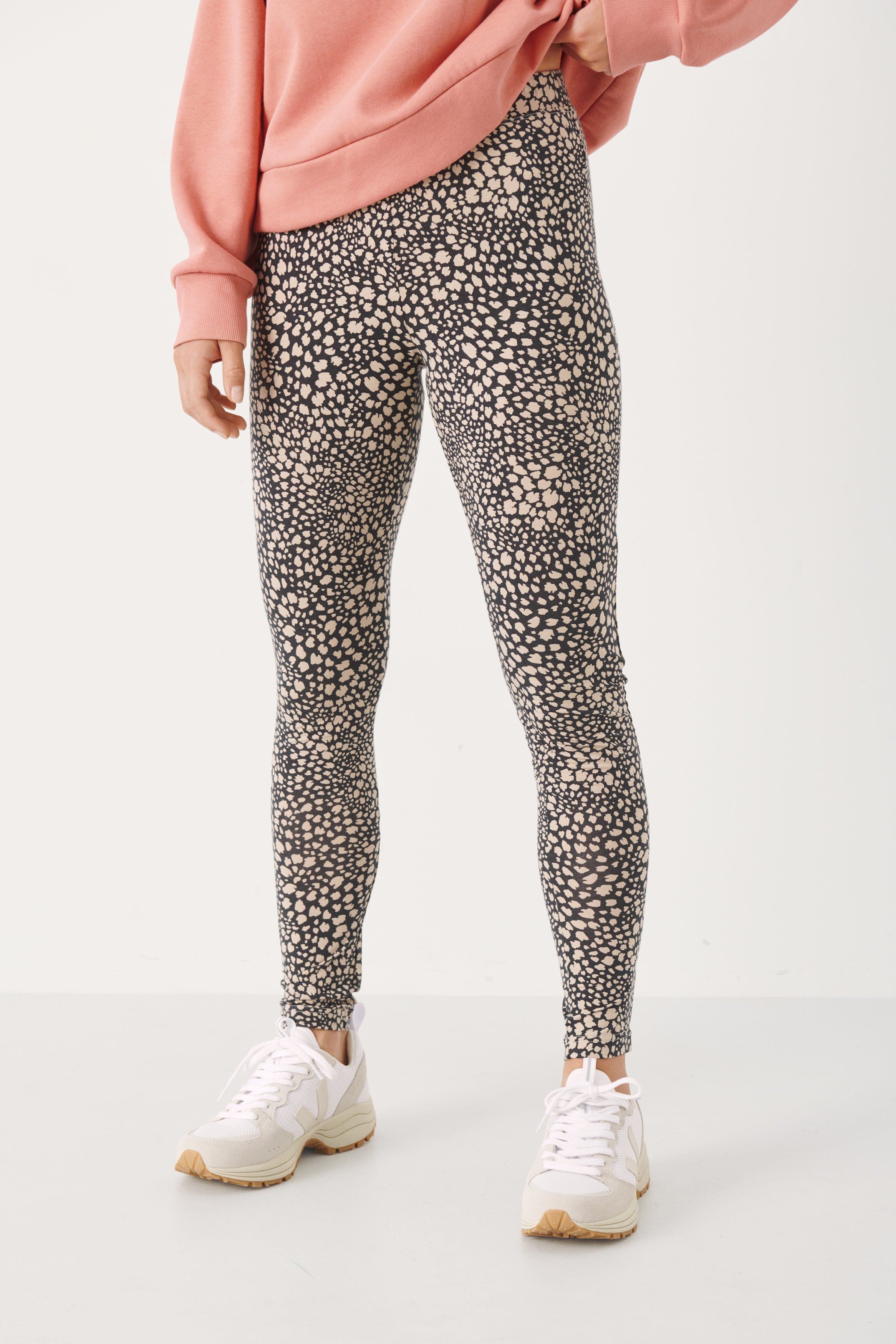 LilaPW Leggings LOOKBOOK FRONT 30306419-301028