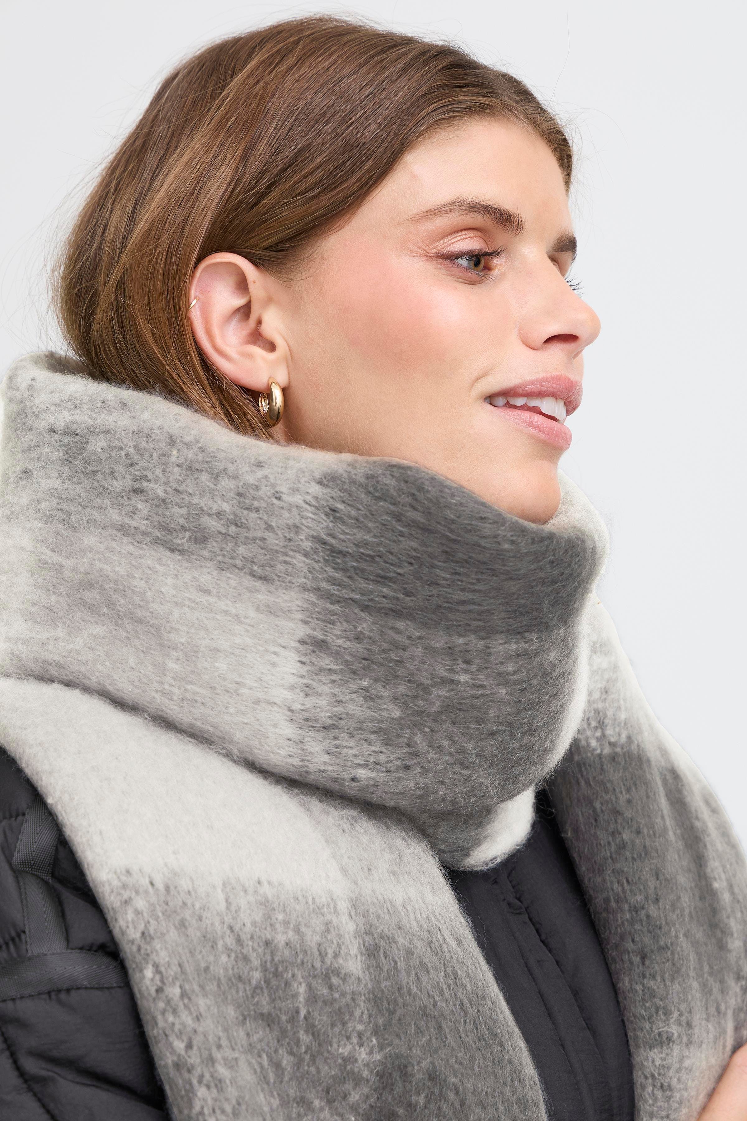 FRSCEVA Scarf LOOKBOOK FRONT 20616132-202851