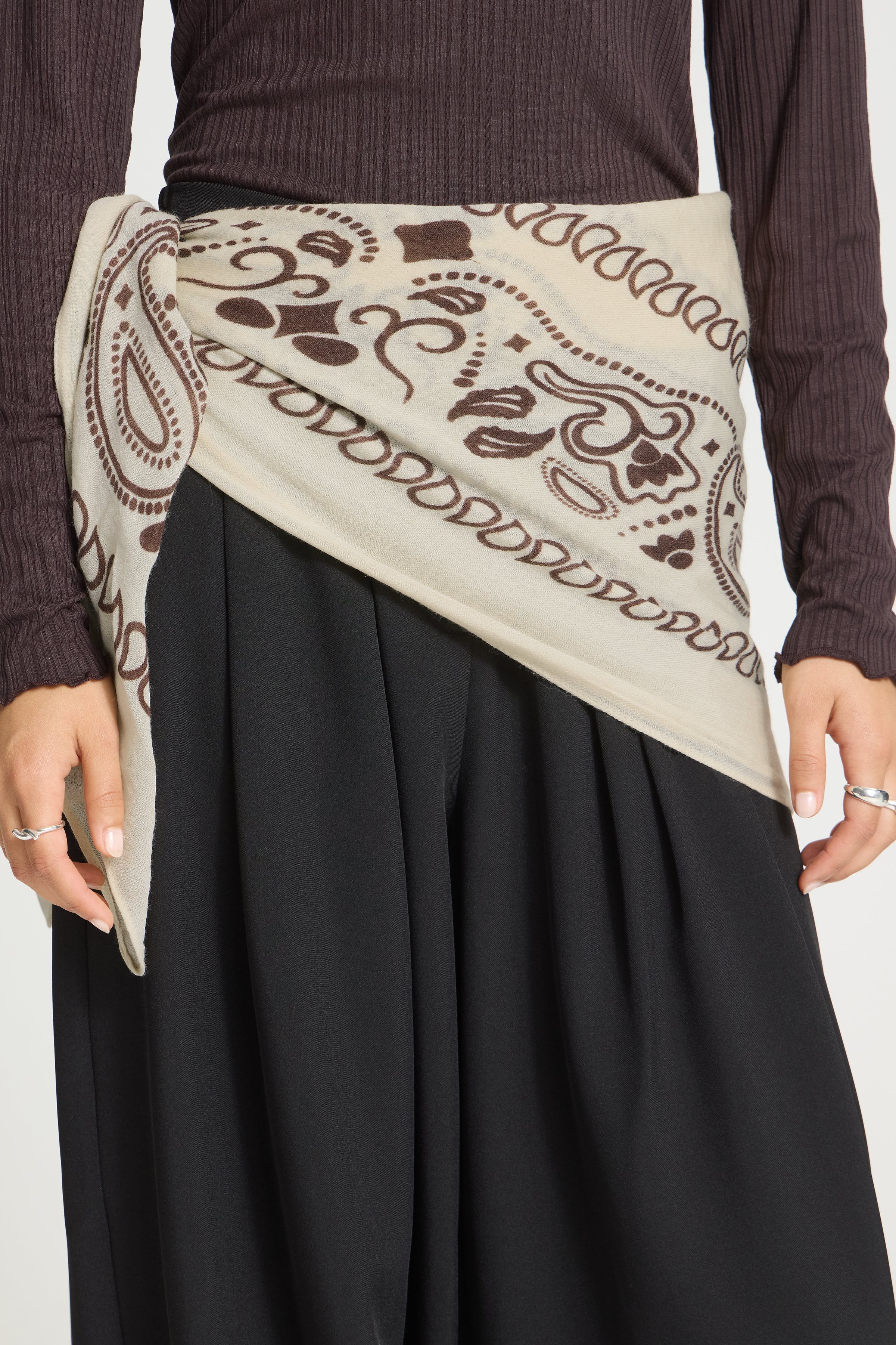 IAMARY Scarf LOOKBOOK FRONT 20126630-130905