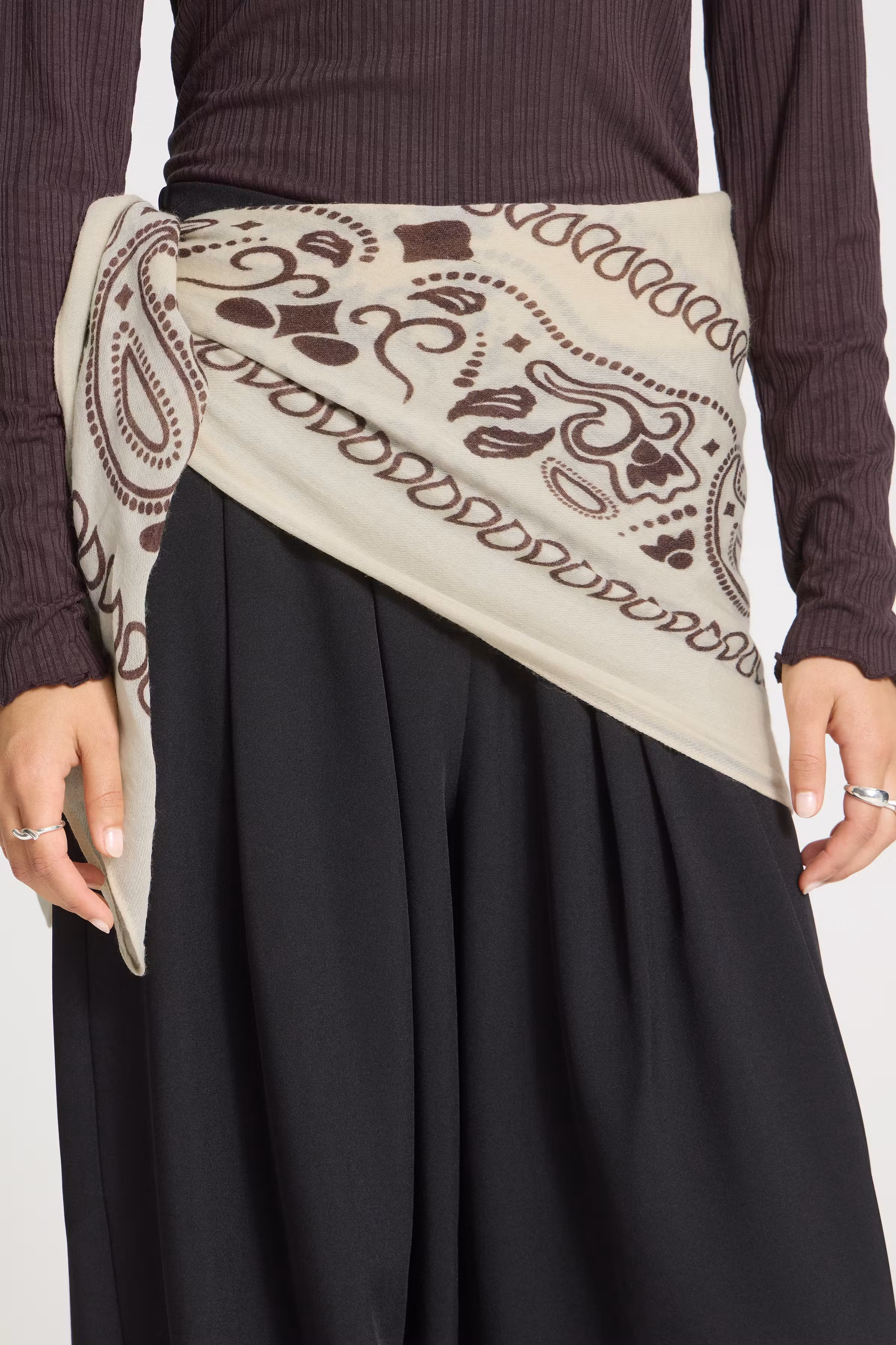 IAMARY Scarf LOOKBOOK FRONT 20126630-130905