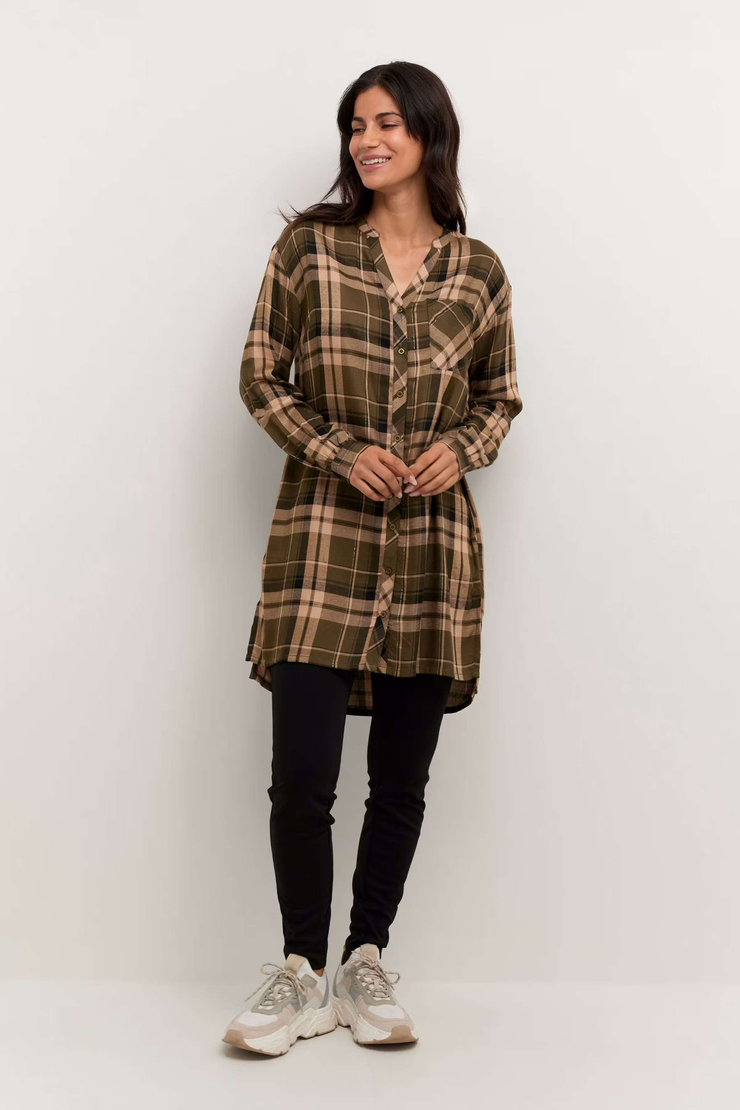 BPlily Skjorte LOOKBOOK FRONT 10590123-103640B