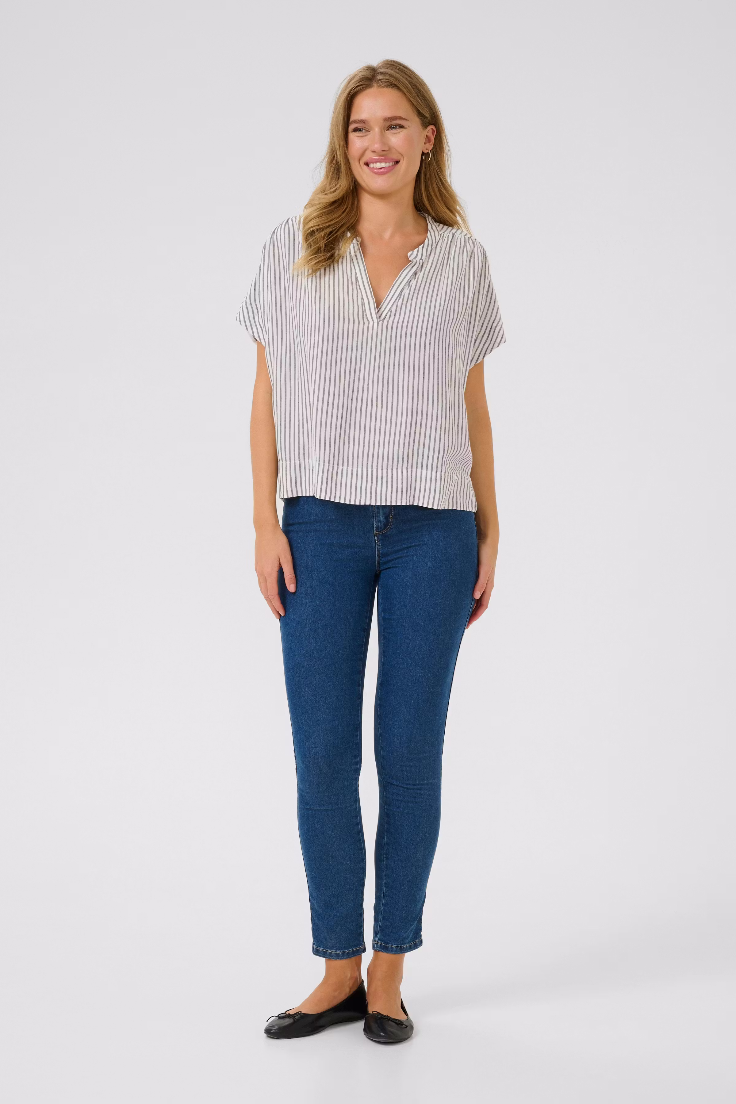 KAmilia Top aus Leinen LOOKBOOK FRONT 10509670-107749