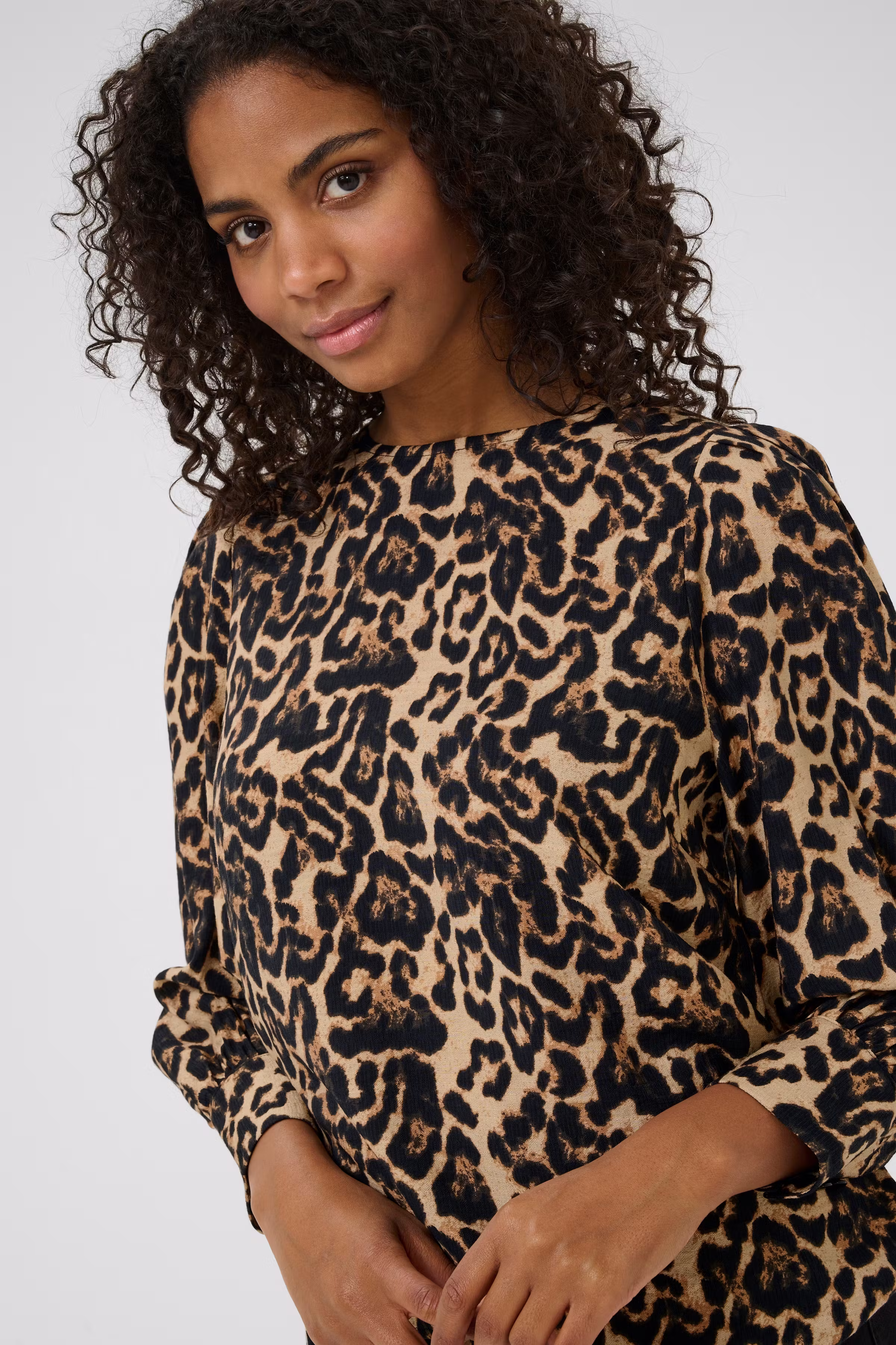 KAhannah Blus LOOKBOOK DETAIL 10509607-107281