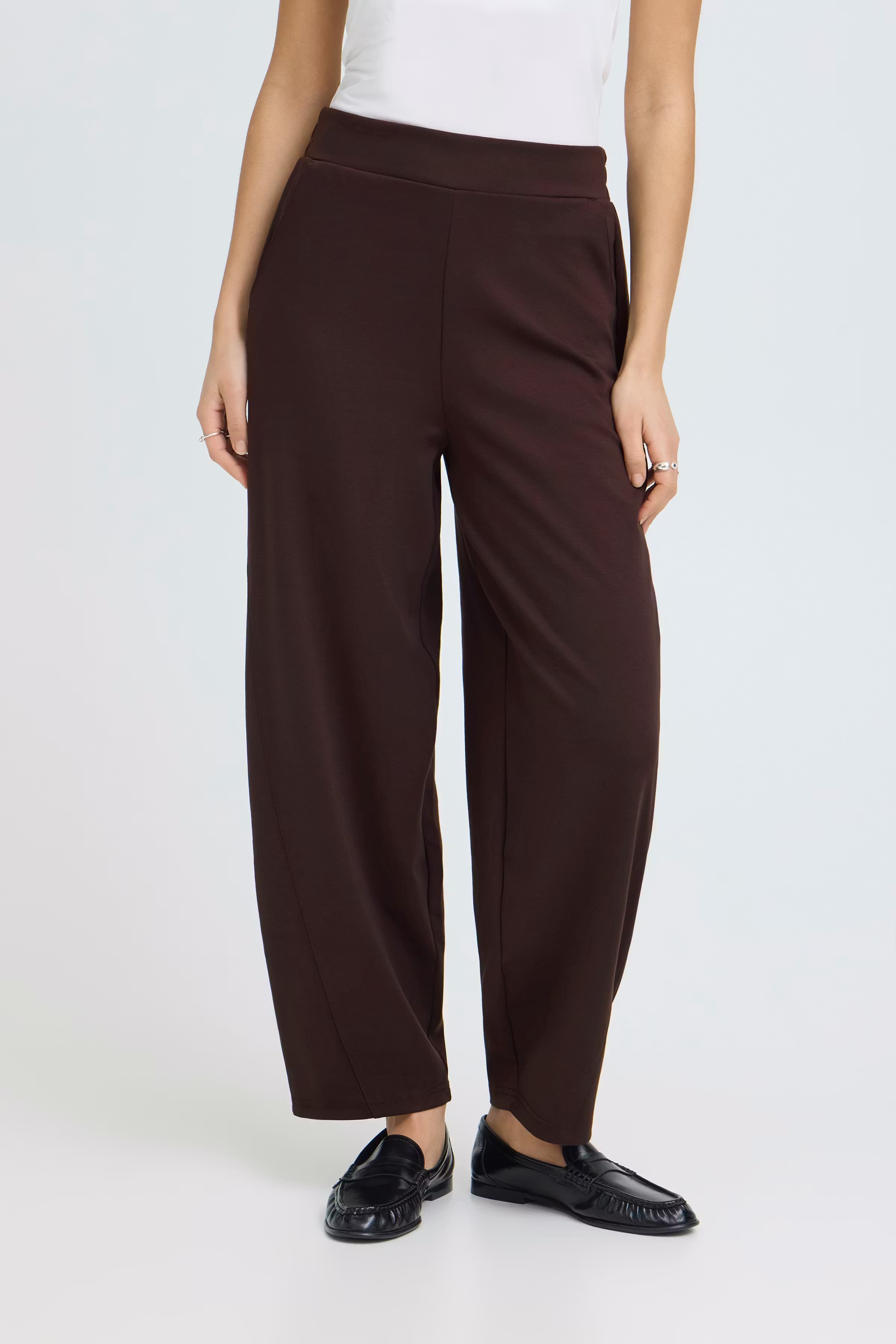 IXKATE BARREL Trousers LOOKBOOK FRONT 20123727-191109