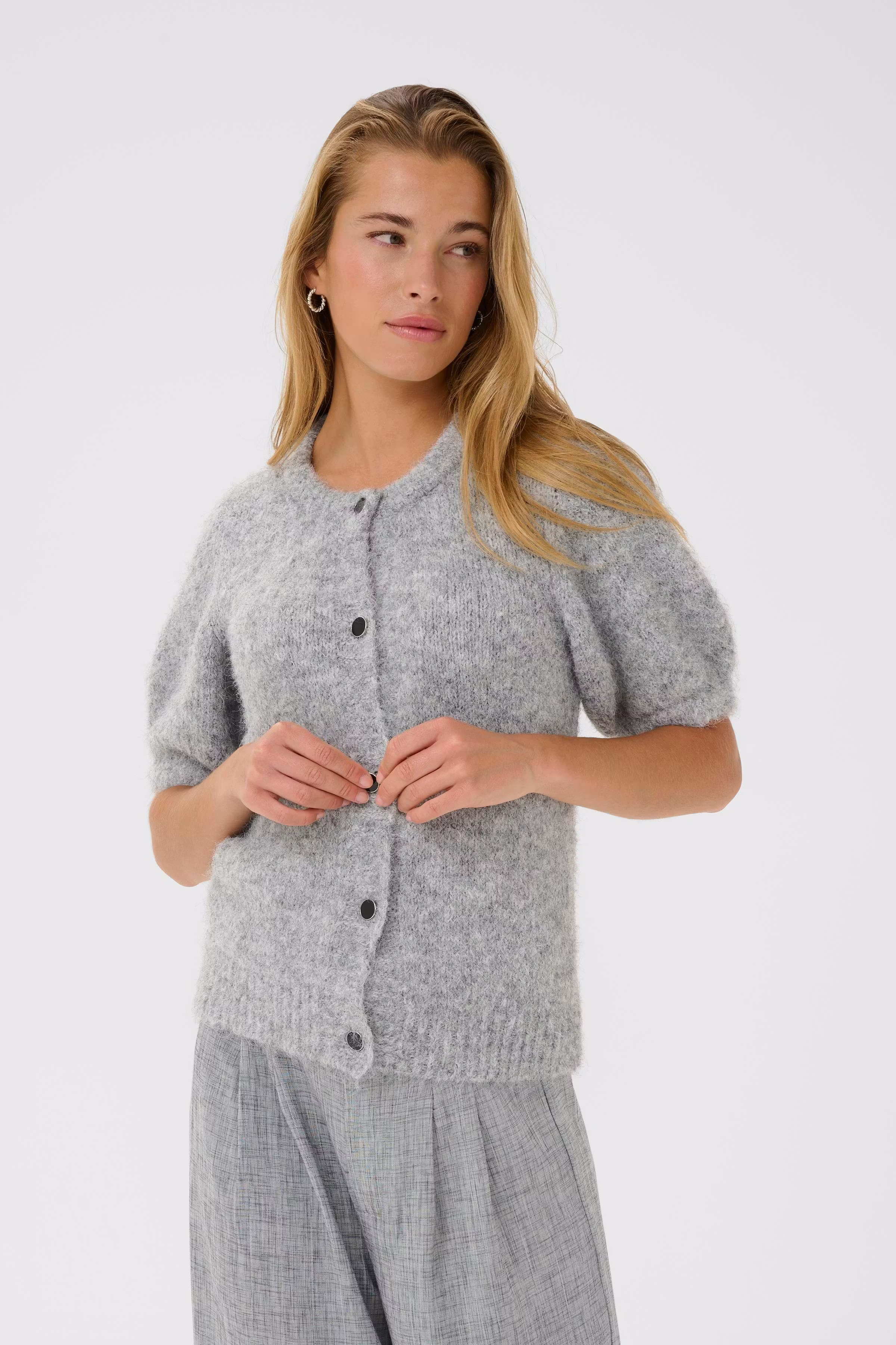 KAemilie Cardigan LOOKBOOK FRONT 10510296-100123