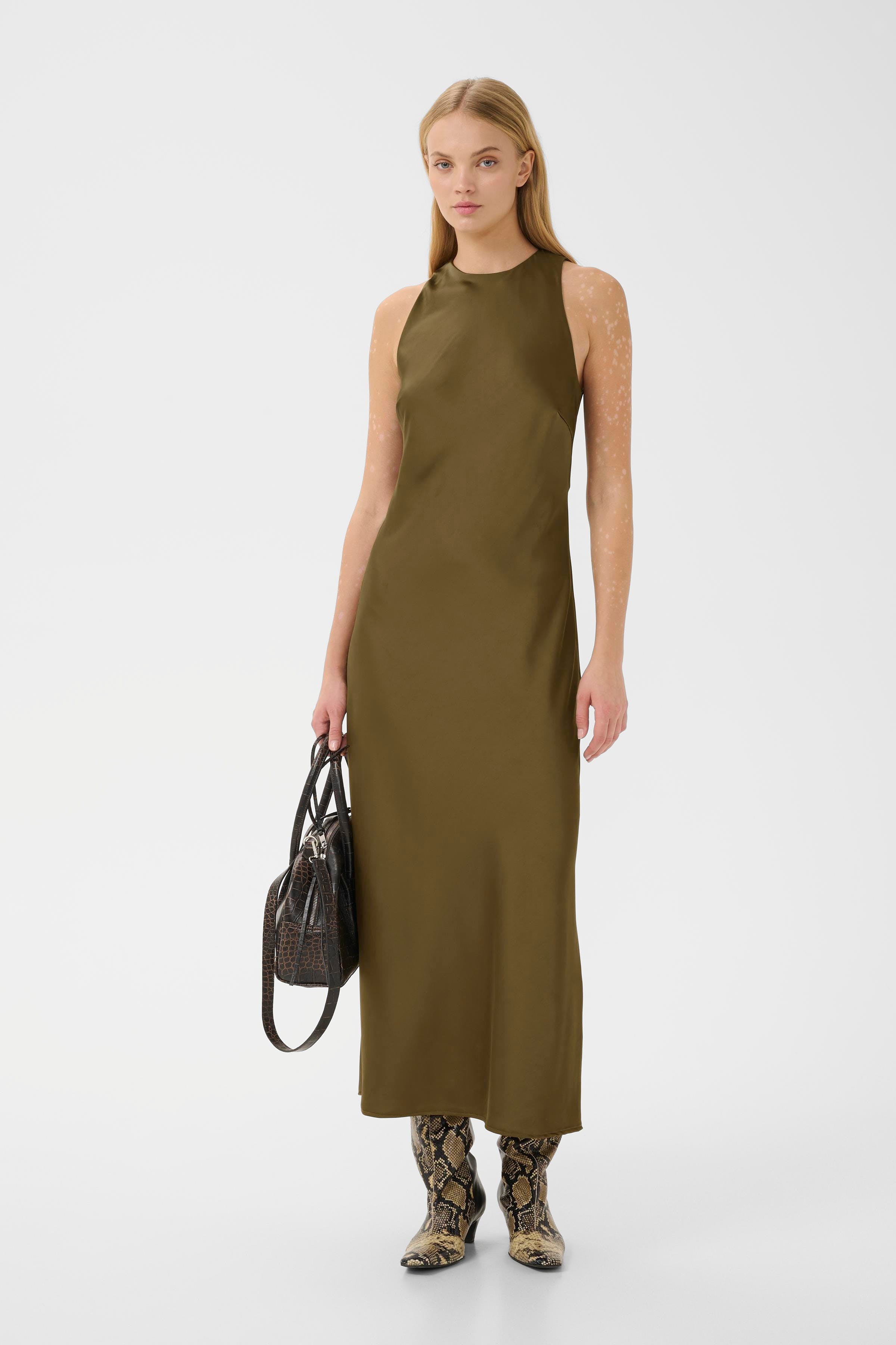 GZcerina Dress LOOKBOOK FRONT 10911309-190622