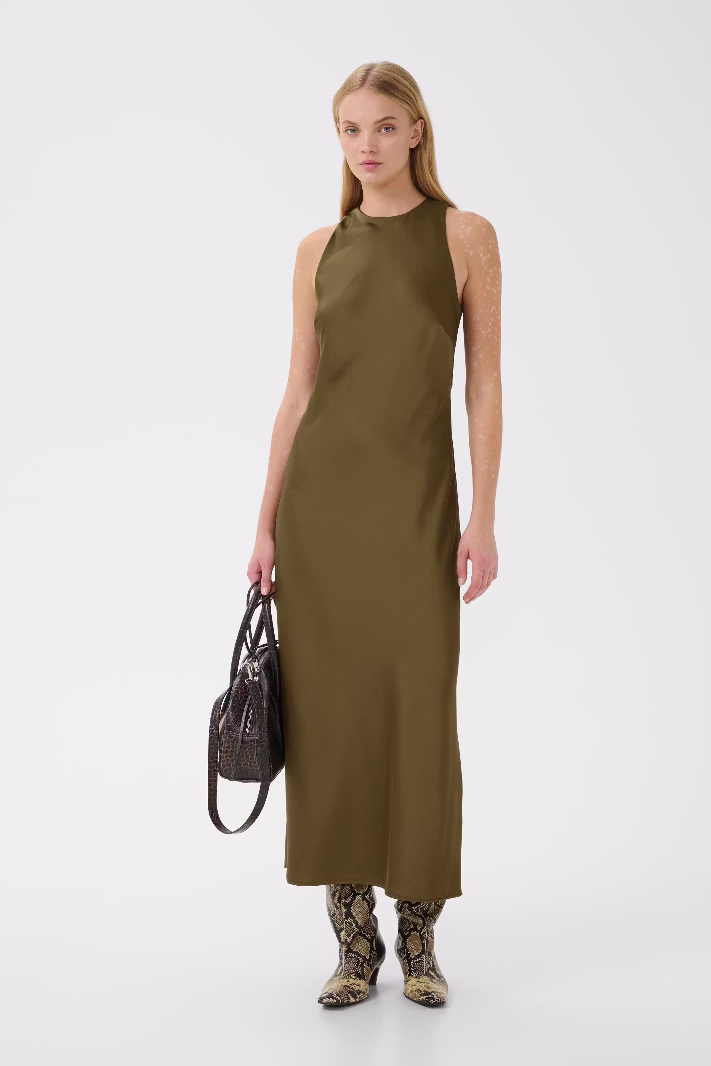 GZcerina Dress LOOKBOOK FRONT 10911309-190622