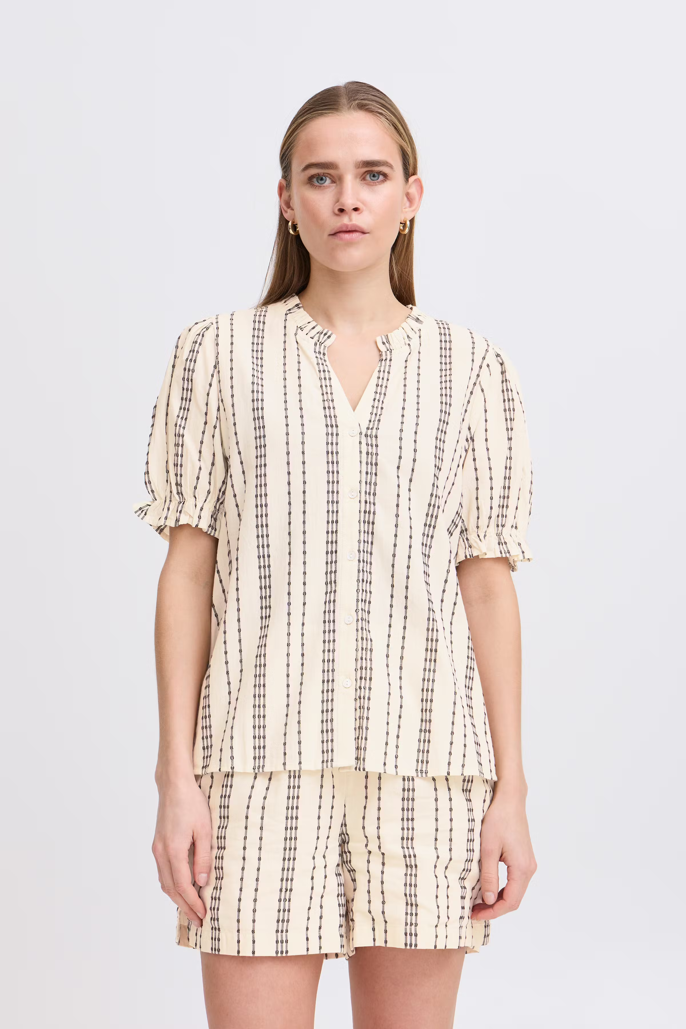 IHJOSINE Langærmet skjorte LOOKBOOK FRONT 20122694-204335