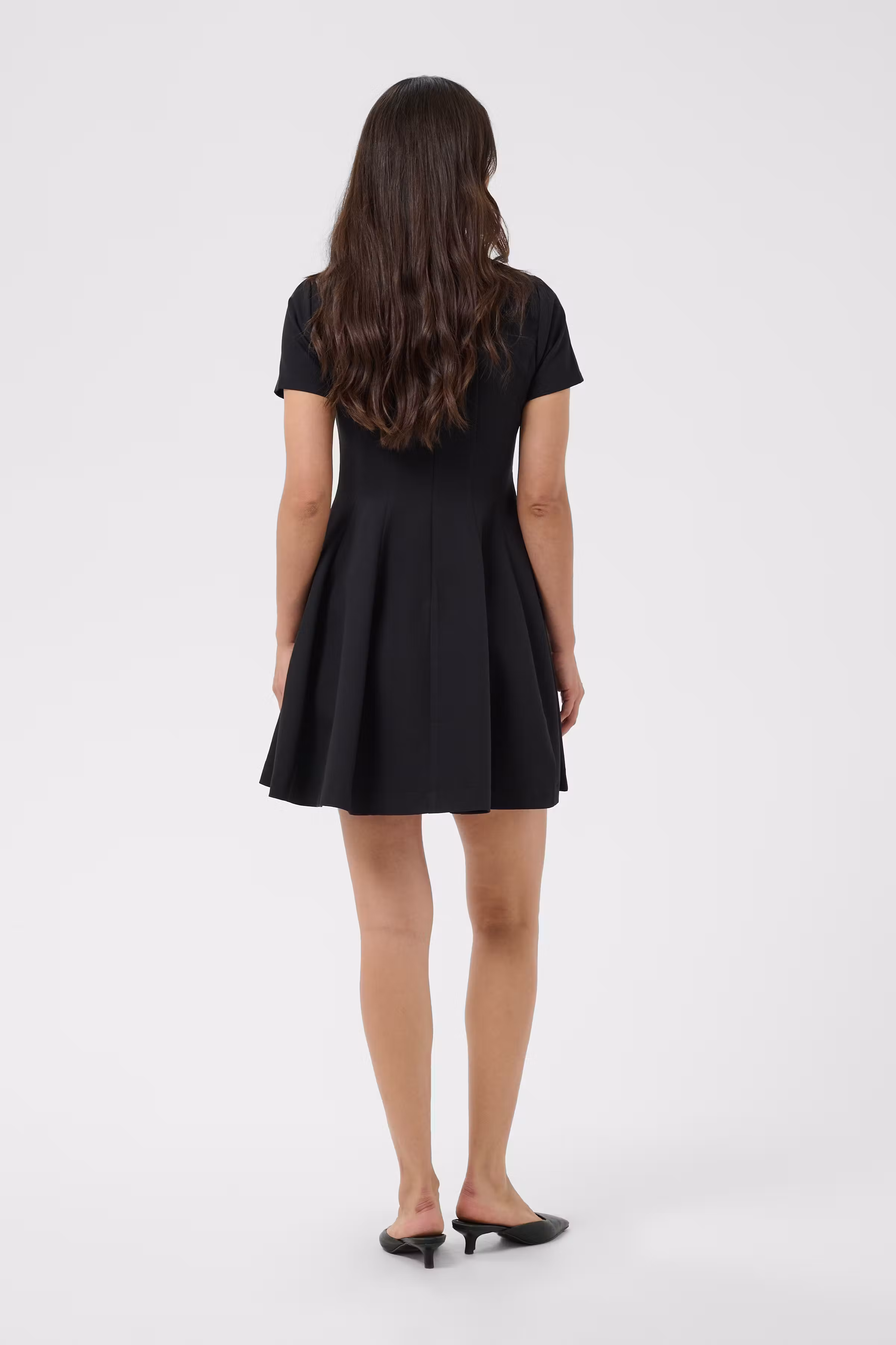 KAsakura Kleid LOOKBOOK BACK 10512221-100121